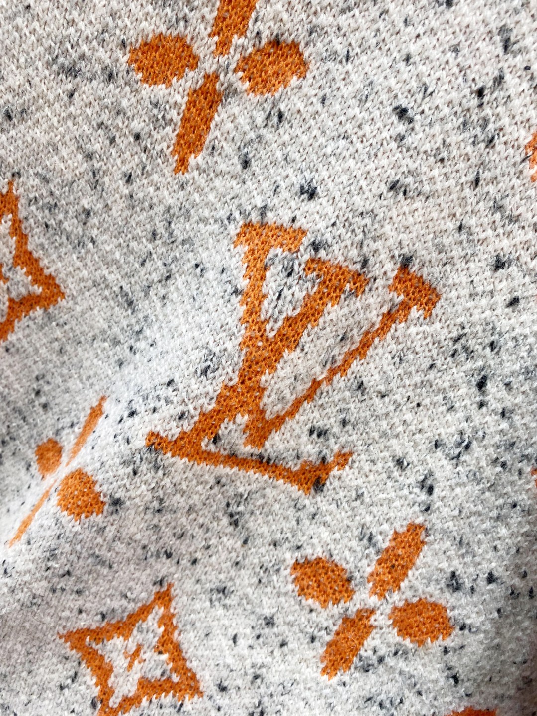 LV2025毛衣外套 2025秋冬最新系列，专柜1:1顶级复刻，全品相！加厚款，时下最流行的老钱风，老板