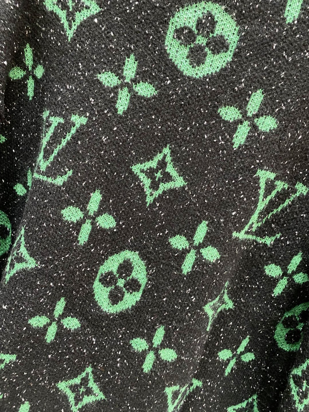 LV2025毛衣外套 2025秋冬最新系列，专柜1:1顶级复刻，全品相！加厚款，时下最流行的老钱风，老板