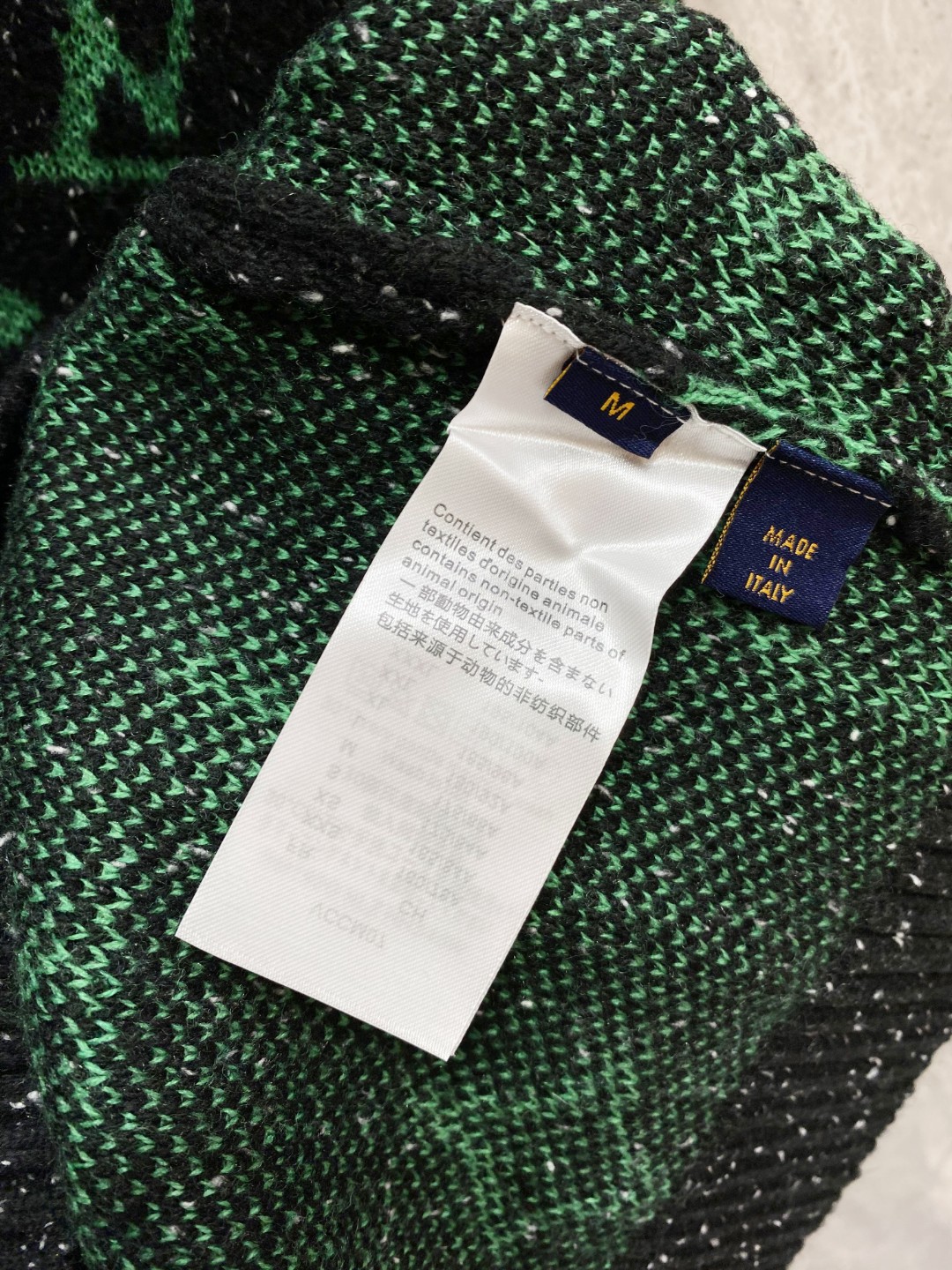 LV2025毛衣外套 2025秋冬最新系列，专柜1:1顶级复刻，全品相！加厚款，时下最流行的老钱风，老板