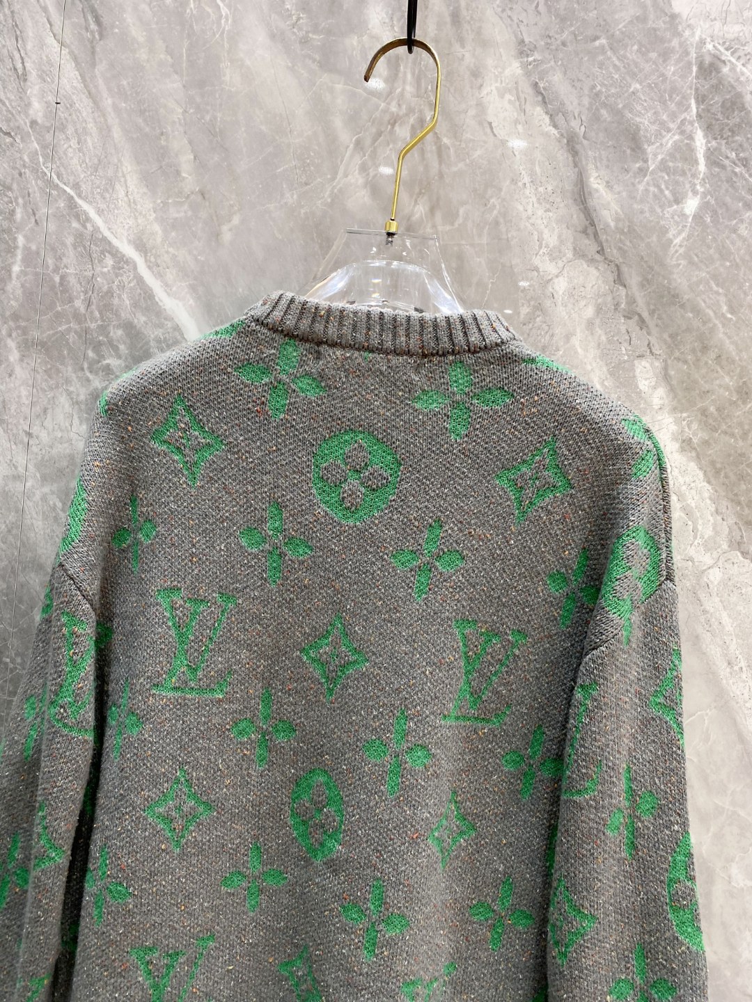 LV2025毛衣外套 2025秋冬最新系列，专柜1:1顶级复刻，全品相！加厚款，时下最流行的老钱风，老板