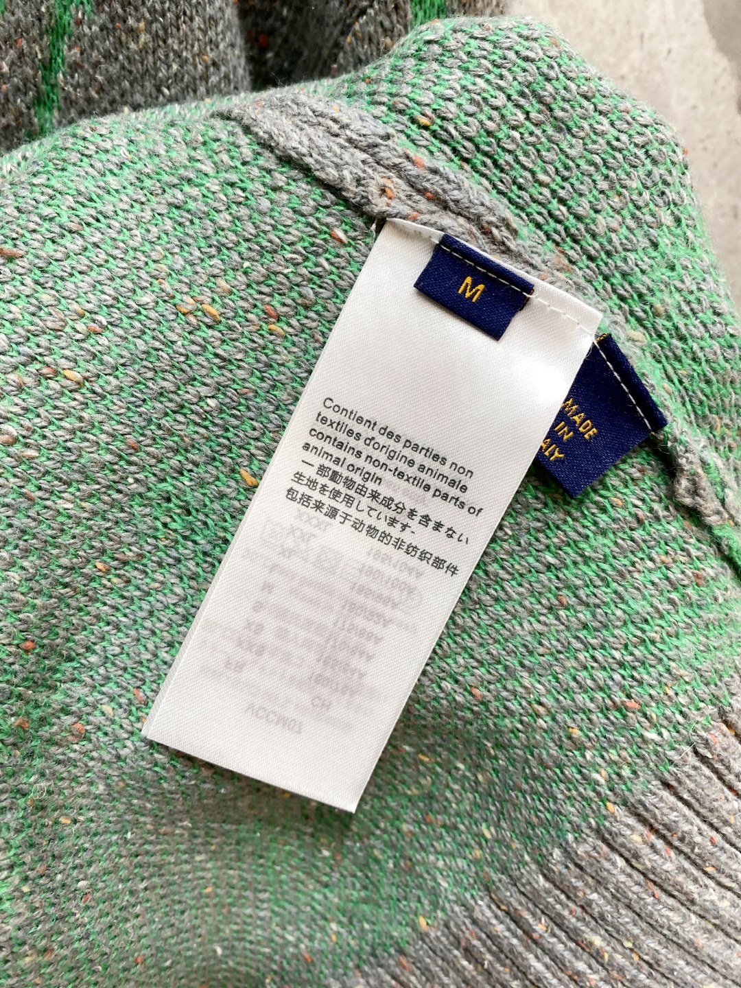 LV2025毛衣外套 2025秋冬最新系列，专柜1:1顶级复刻，全品相！加厚款，时下最流行的老钱风，老板