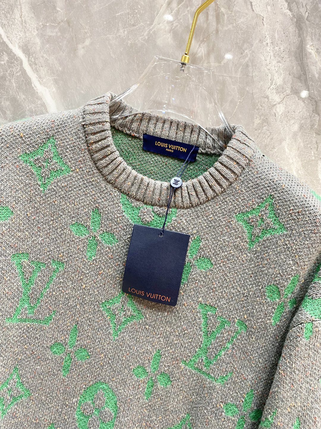 LV2025毛衣外套 2025秋冬最新系列，专柜1:1顶级复刻，全品相！加厚款，时下最流行的老钱风，老板