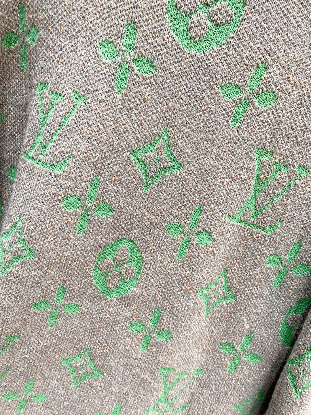 LV2025毛衣外套 2025秋冬最新系列，专柜1:1顶级复刻，全品相！加厚款，时下最流行的老钱风，老板