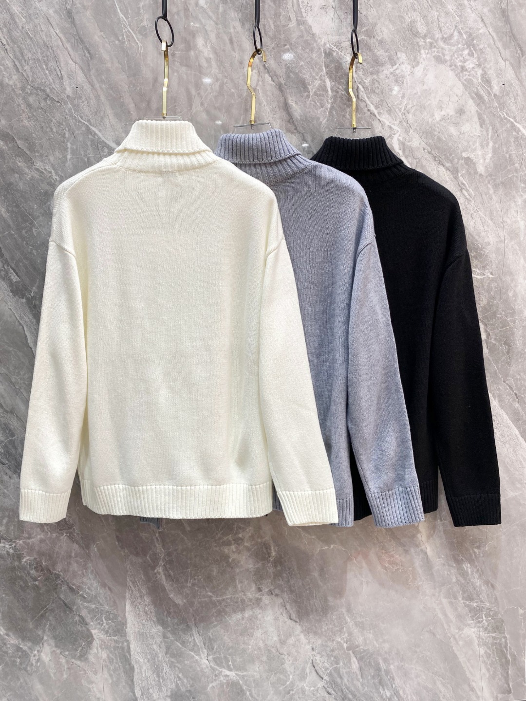 罗意威2025毛衣外套 2025秋冬最新系列，专柜1:1顶级复刻，全品相！加厚款，时下最流行的老钱风，老