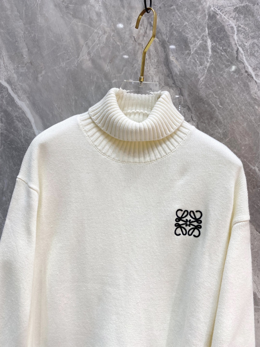 罗意威2025毛衣外套 2025秋冬最新系列，专柜1:1顶级复刻，全品相！加厚款，时下最流行的老钱风，老