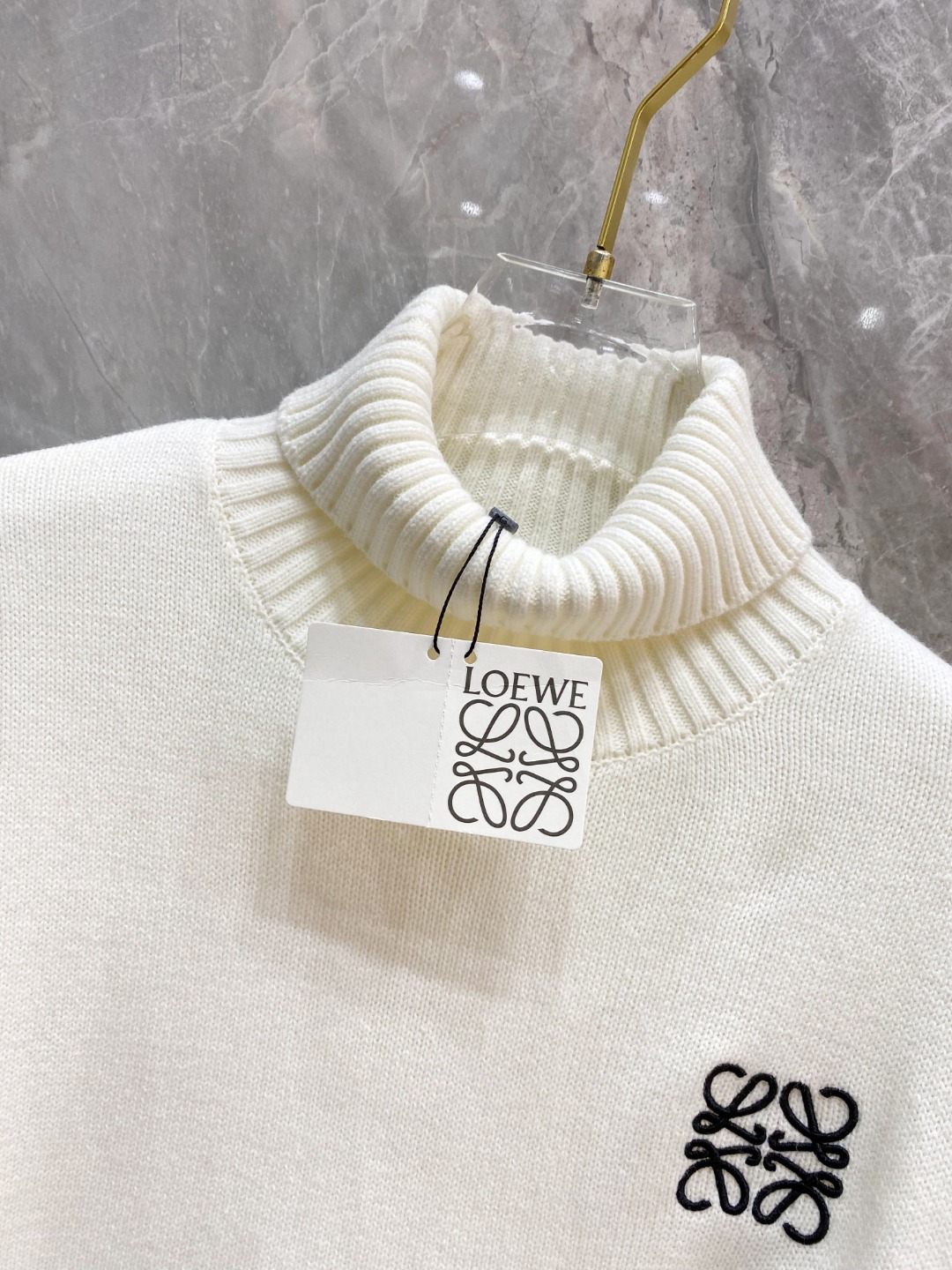 罗意威2025毛衣外套 2025秋冬最新系列，专柜1:1顶级复刻，全品相！加厚款，时下最流行的老钱风，老