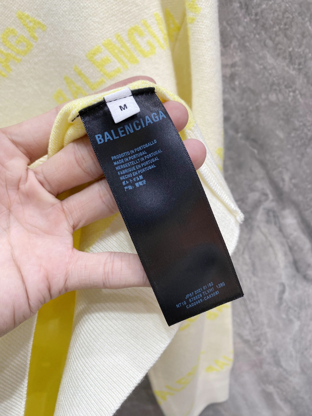 巴黎世家2025毛衣外套 2025秋冬最新系列，专柜1:1顶级复刻，全品相！加厚款，时下最流行的老钱风，