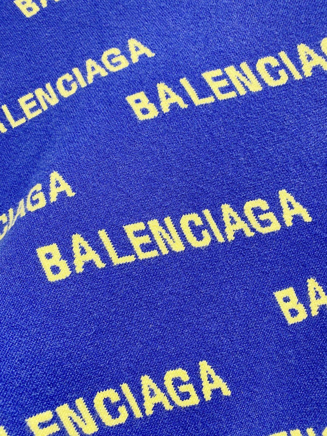 巴黎世家2025毛衣外套 2025秋冬最新系列，专柜1:1顶级复刻，全品相！加厚款，时下最流行的老钱风，