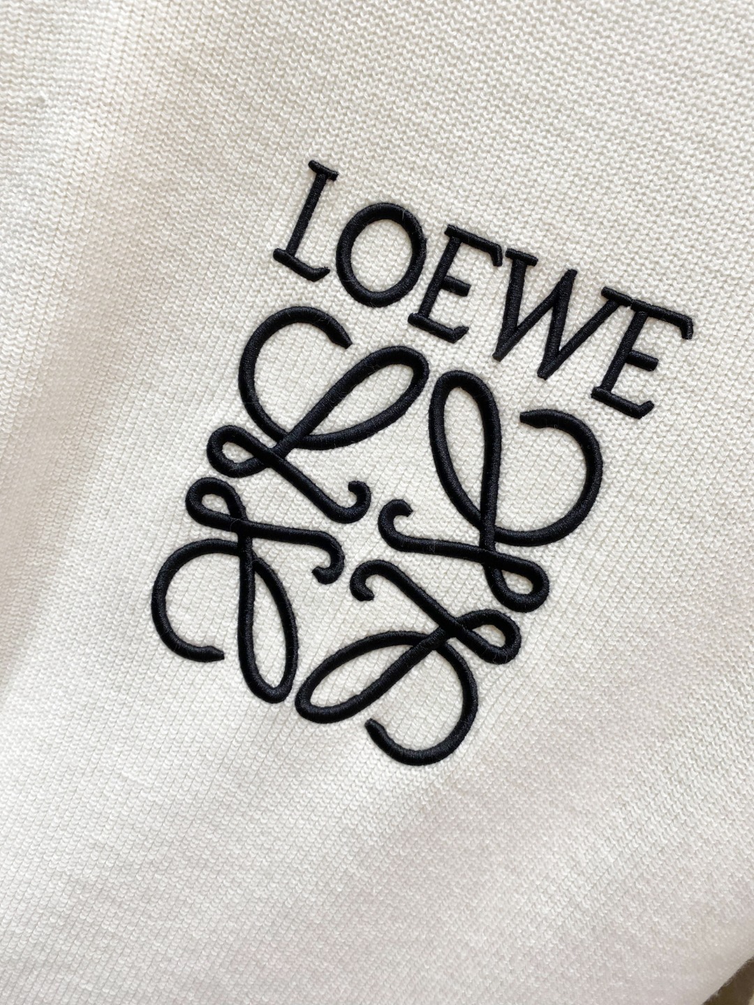 罗意威2025毛衣外套 2025秋冬最新系列，专柜1:1顶级复刻，全品相！加厚款，时下最流行的老钱风，老