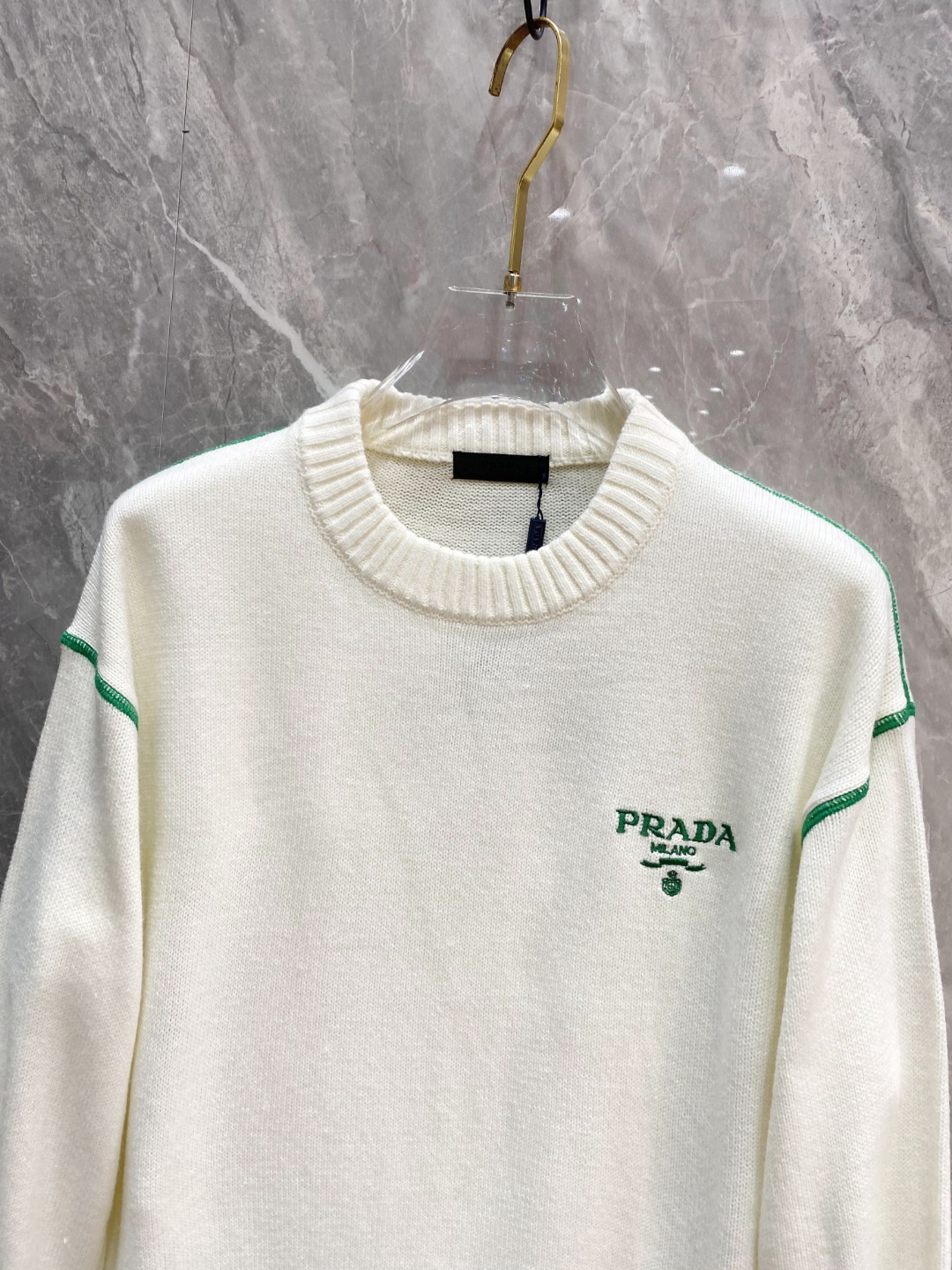 普拉达2025毛衣外套 2025秋冬最新系列，专柜1:1顶级复刻，全品相！加厚款，时下最流行的老钱风，老