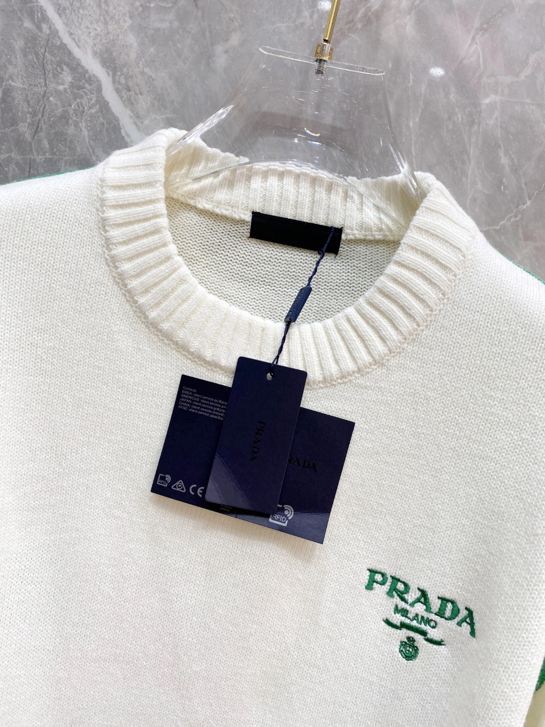 普拉达2025毛衣外套 2025秋冬最新系列，专柜1:1顶级复刻，全品相！加厚款，时下最流行的老钱风，老