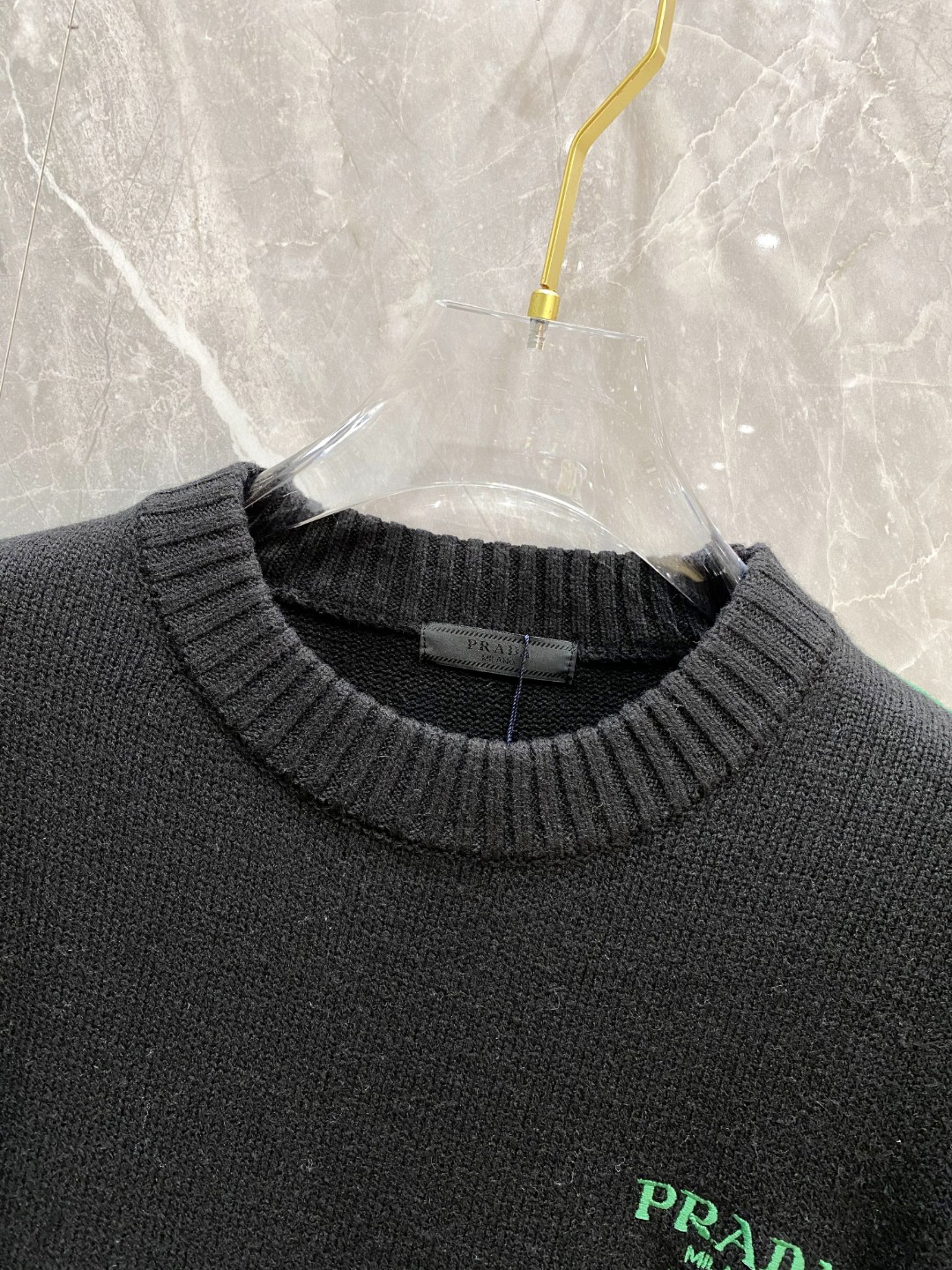 普拉达2025毛衣外套 2025秋冬最新系列，专柜1:1顶级复刻，全品相！加厚款，时下最流行的老钱风，老