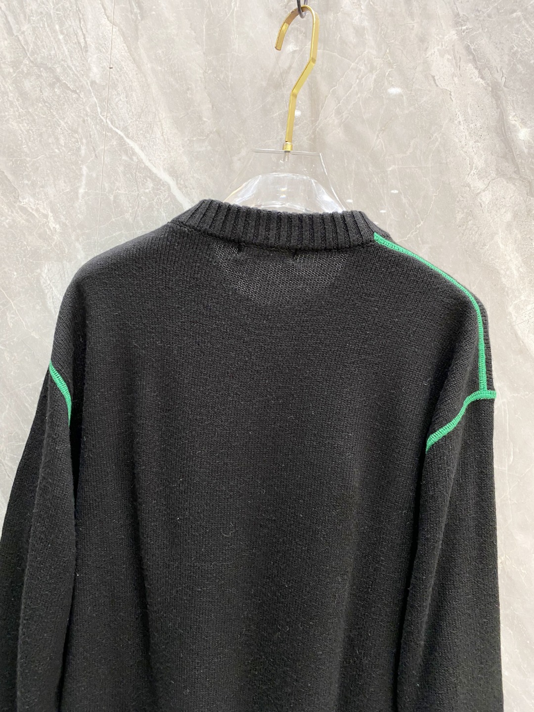 普拉达2025毛衣外套 2025秋冬最新系列，专柜1:1顶级复刻，全品相！加厚款，时下最流行的老钱风，老