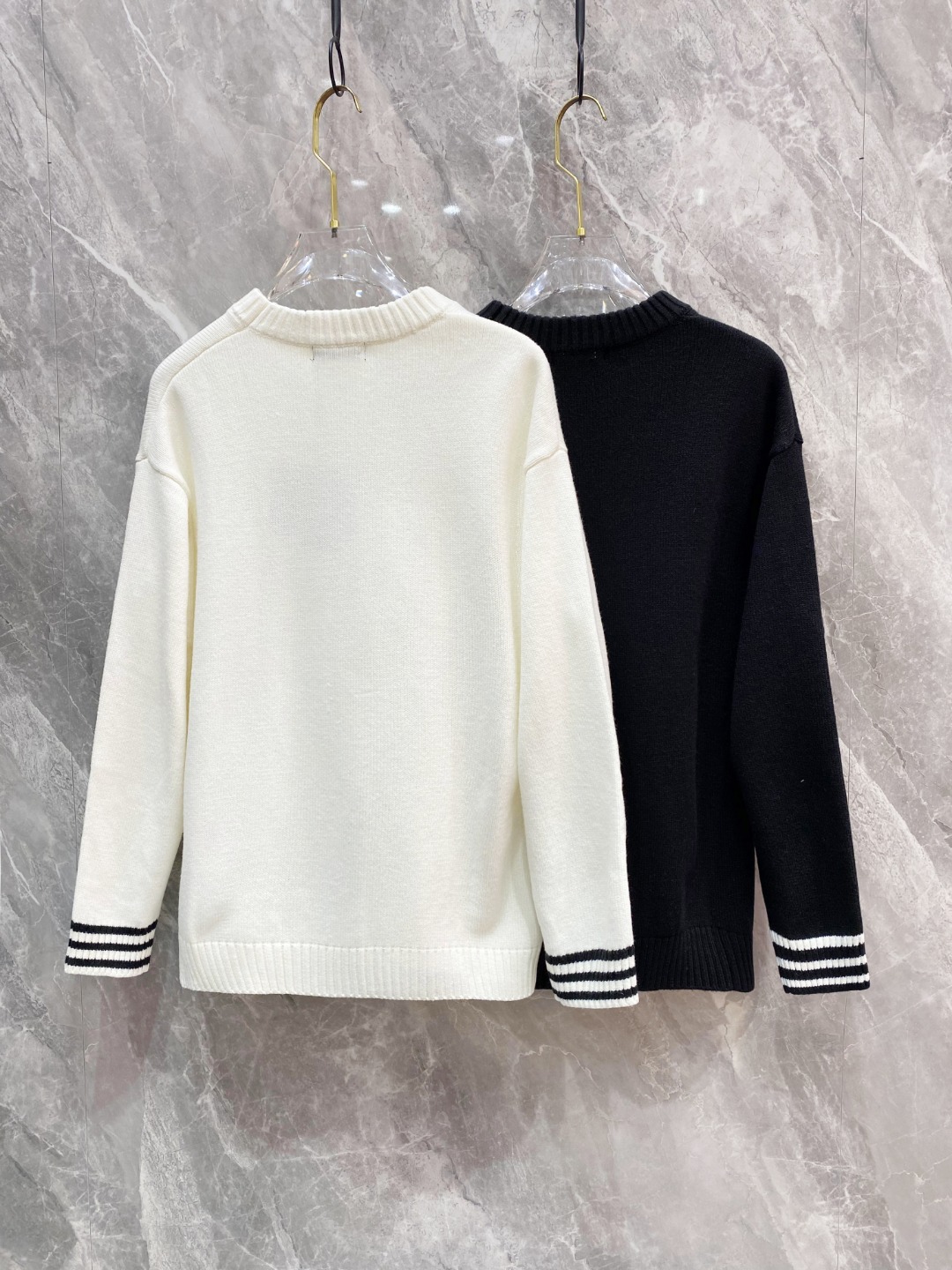 普拉达2025毛衣外套 2025秋冬最新系列，专柜1:1顶级复刻，全品相！加厚款，时下最流行的老钱风，老