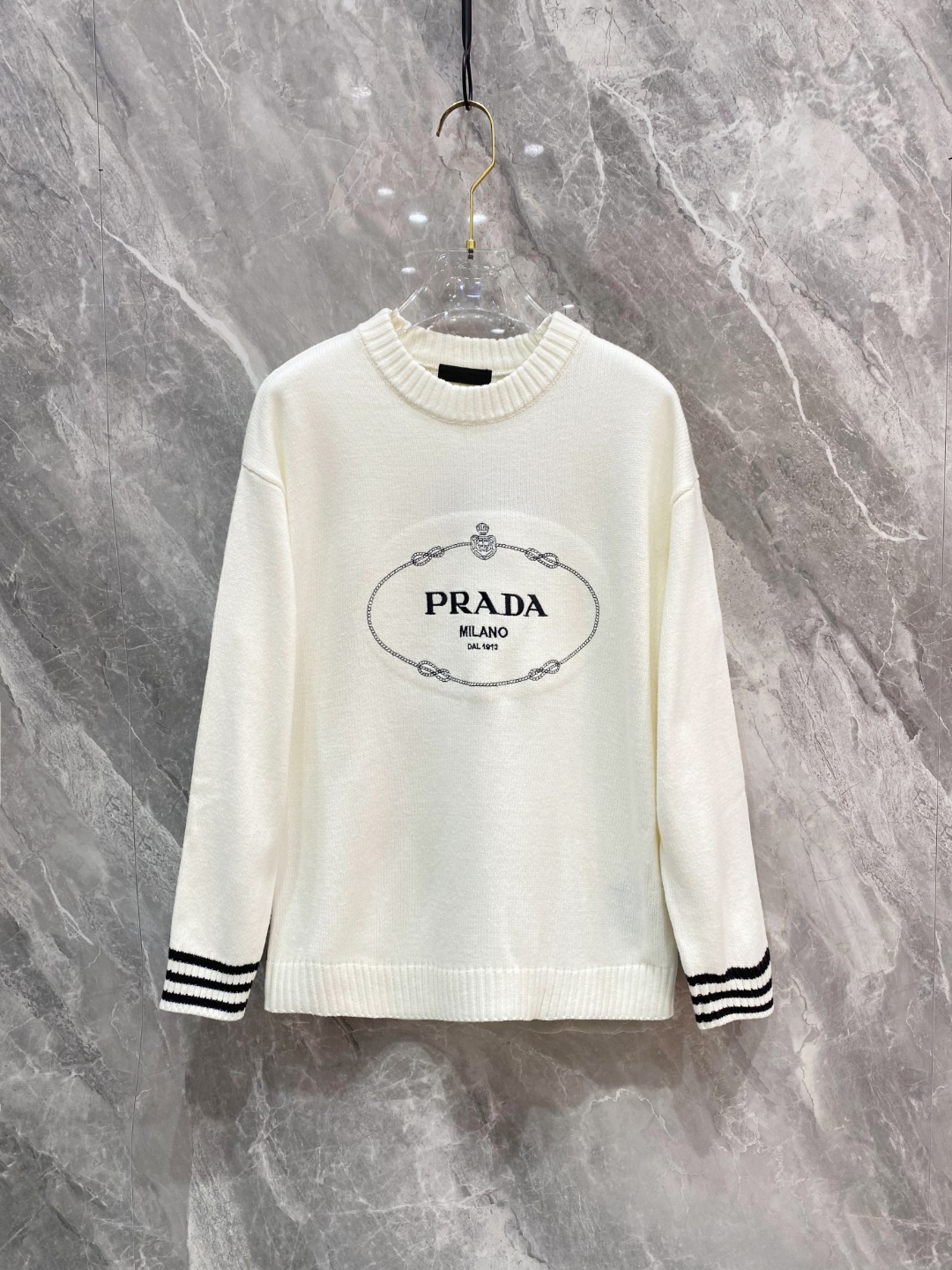 普拉达2025毛衣外套 2025秋冬最新系列，专柜1:1顶级复刻，全品相！加厚款，时下最流行的老钱风，老