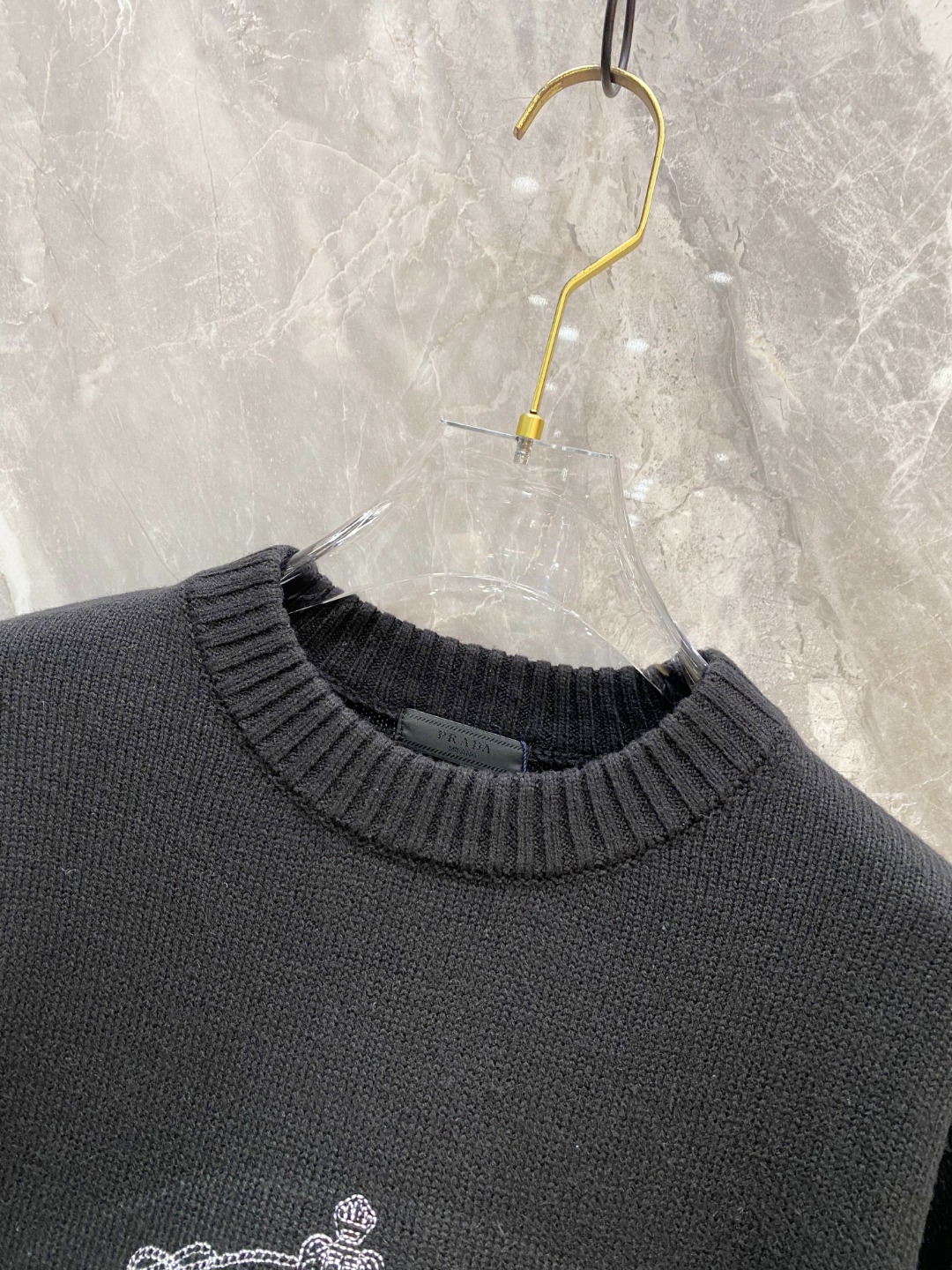 普拉达2025毛衣外套 2025秋冬最新系列，专柜1:1顶级复刻，全品相！加厚款，时下最流行的老钱风，老