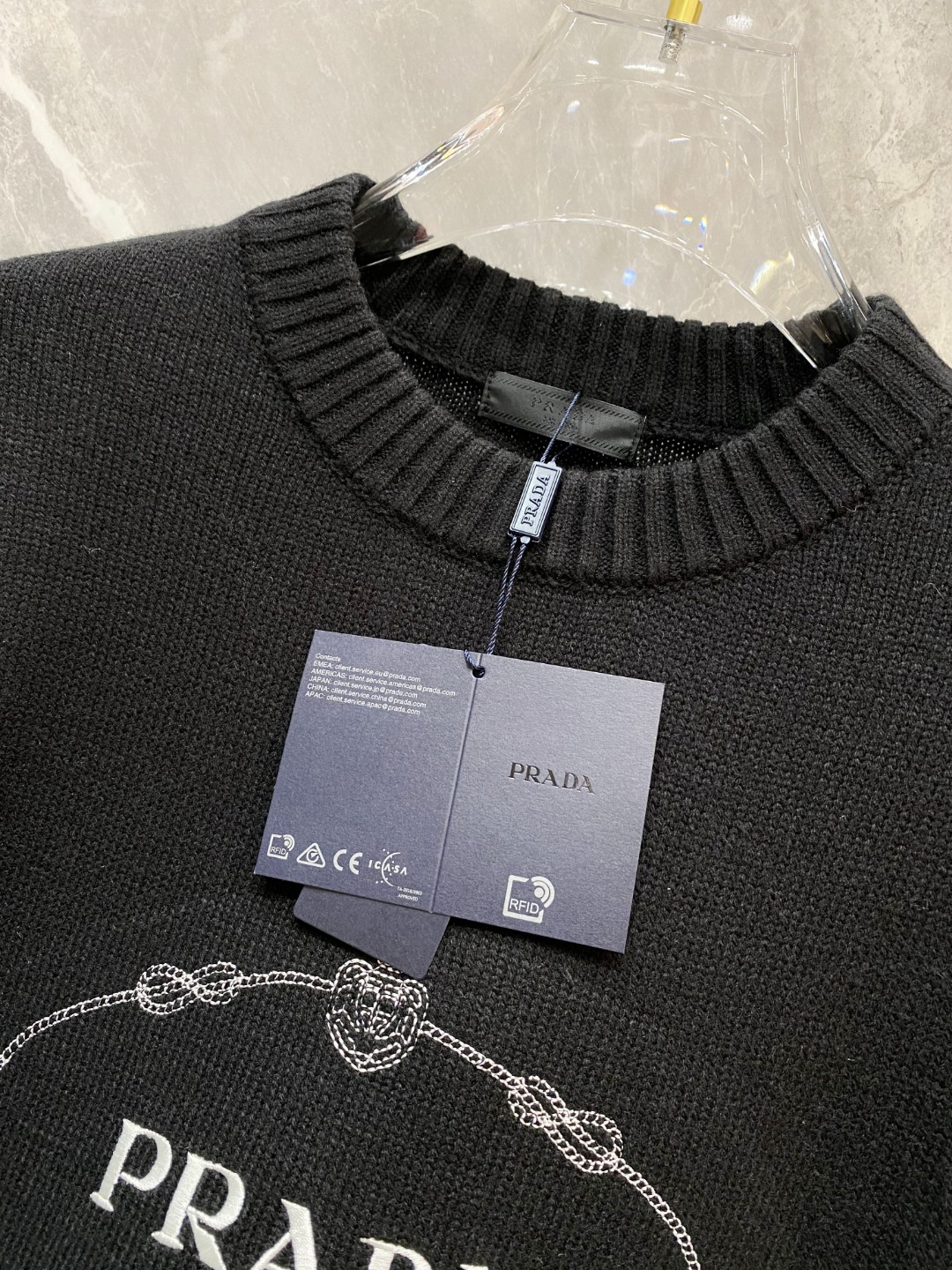 普拉达2025毛衣外套 2025秋冬最新系列，专柜1:1顶级复刻，全品相！加厚款，时下最流行的老钱风，老