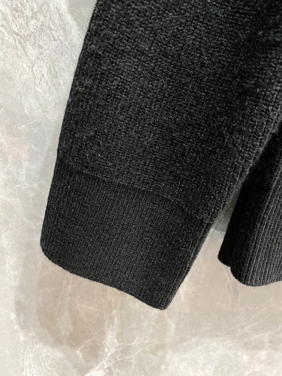 .. 罗意威毛衣 2025秋冬最新系列，专柜1:1顶级复刻，顶级版本！厚薄适中，可以穿一整个冬天 潮人必