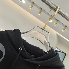 、Lv 2025早秋 新款卫衣,高品质,顶级版本贸易公司渠道订单,海外精品独家限定发售,经典即永恒,入 、Lv 2025早秋 新款卫衣,高品质,顶级版本贸易公司渠道订单,海外精品独家限定发售,经典即永恒,入
