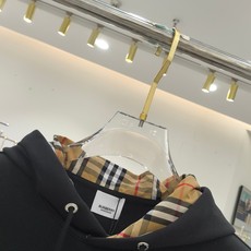 、巴宝莉 2025早秋 新款卫衣,高品质,顶级版本贸易公司渠道订单,海外精品独家限定发售,经典即永恒, 、巴宝莉 2025早秋 新款卫衣,高品质,顶级版本贸易公司渠道订单,海外精品独家限定发售,经典即永恒,