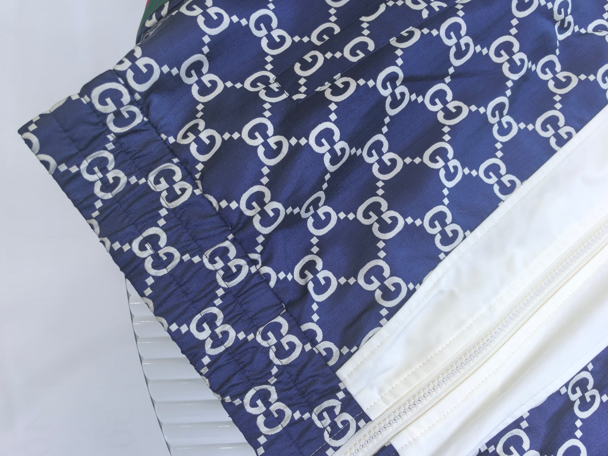 New# GUCCI迪奥经典老花夹克外套｜实用主义中的法式美学这款外套以标志性的蓝色 Oblique 提