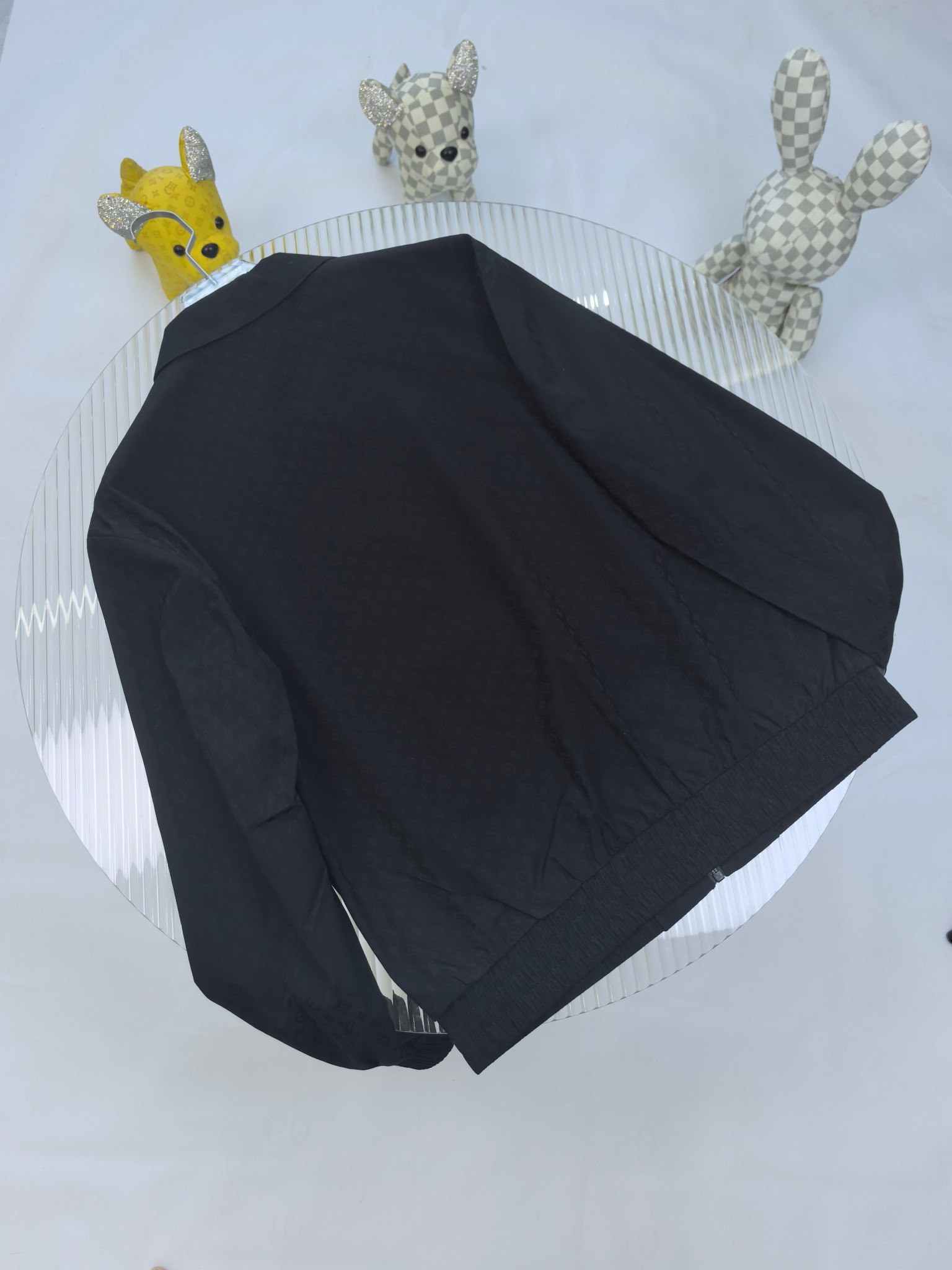 2025SS秋冬新品🆕LV提花夹克外套 系列专柜定制面料 透气舒适度高，细节无可挑剔，品牌元素设计理念，