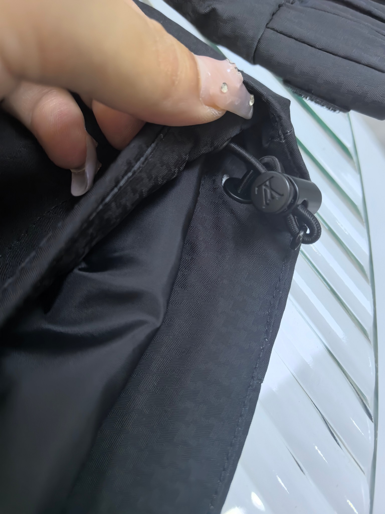 LV 2025ss早春新款发布❤️驴牌连帽夹克外套，春款外套！穿上就是舒适自在又显瘦的存在，慵懒而随性，