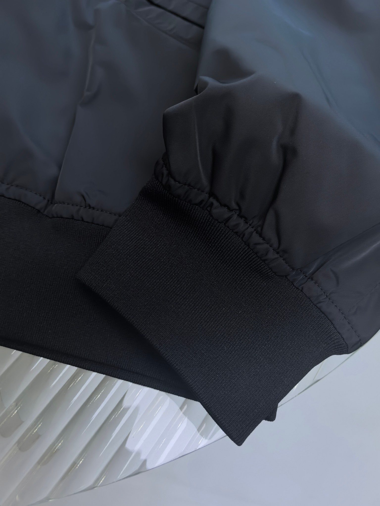 2025SS秋冬新品🆕LV提花夹克外套 系列专柜定制面料 透气舒适度高，细节无可挑剔，品牌元素设计理念，