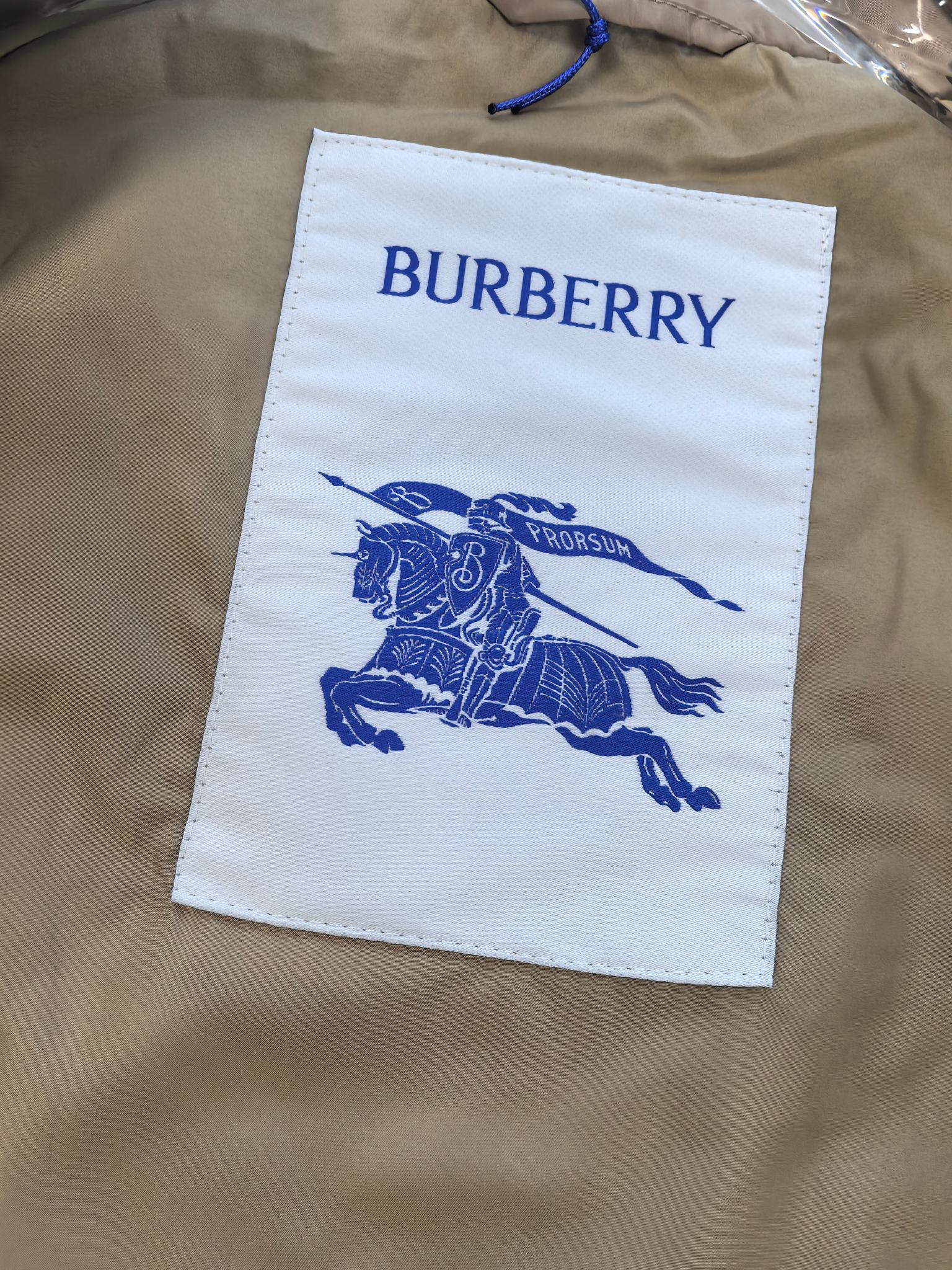 主推🌹Burberry 2025ss早秋新款发布❤️巴宝莉连帽夹克外套，秋季爆款外套，格子提花战马刺绣款