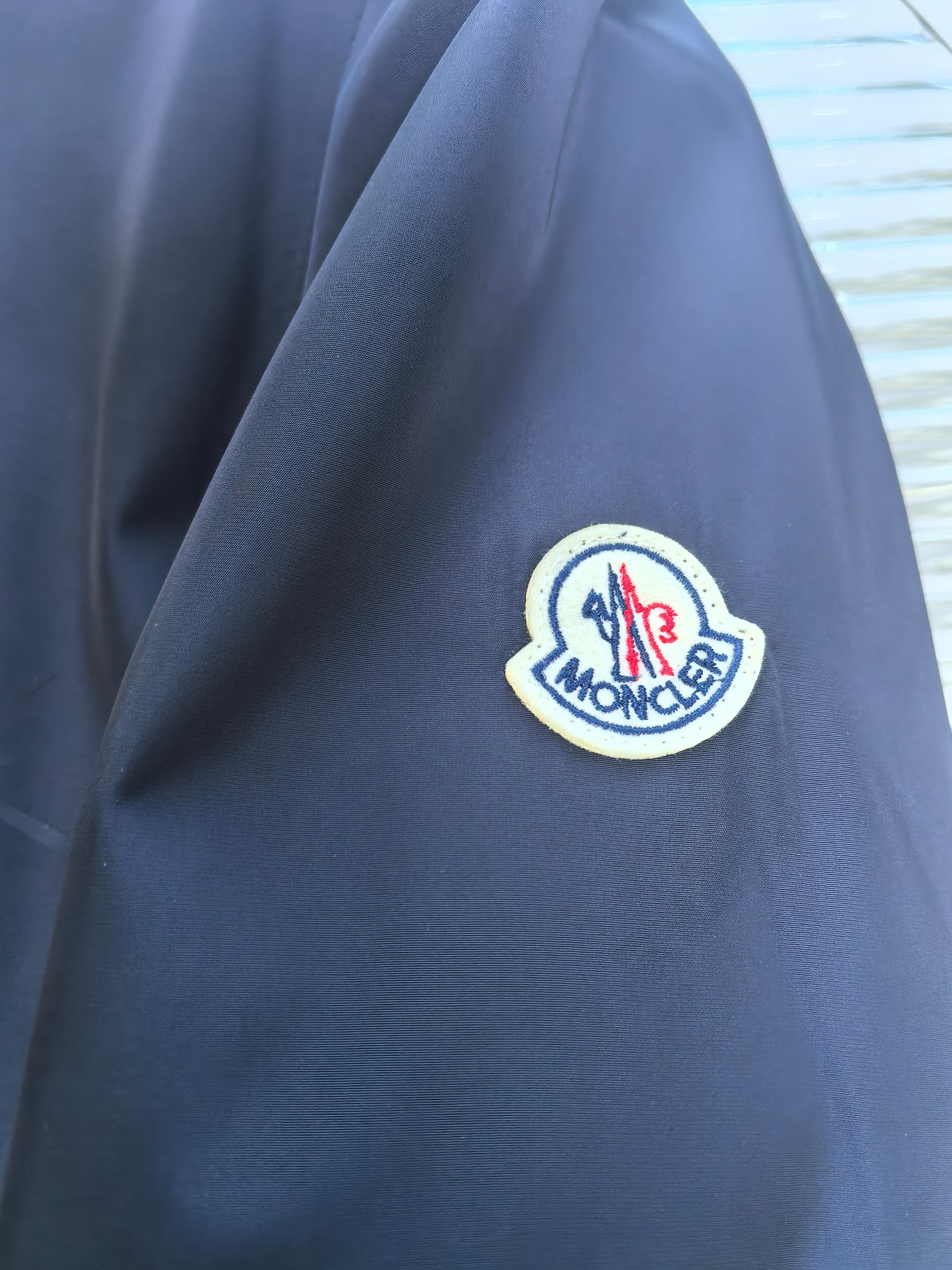 🔥MONCLER 25早秋夹克，轻盈护身，定义都市探险新美学。无论是穿梭都市街头，还是探索自然秘境，它都