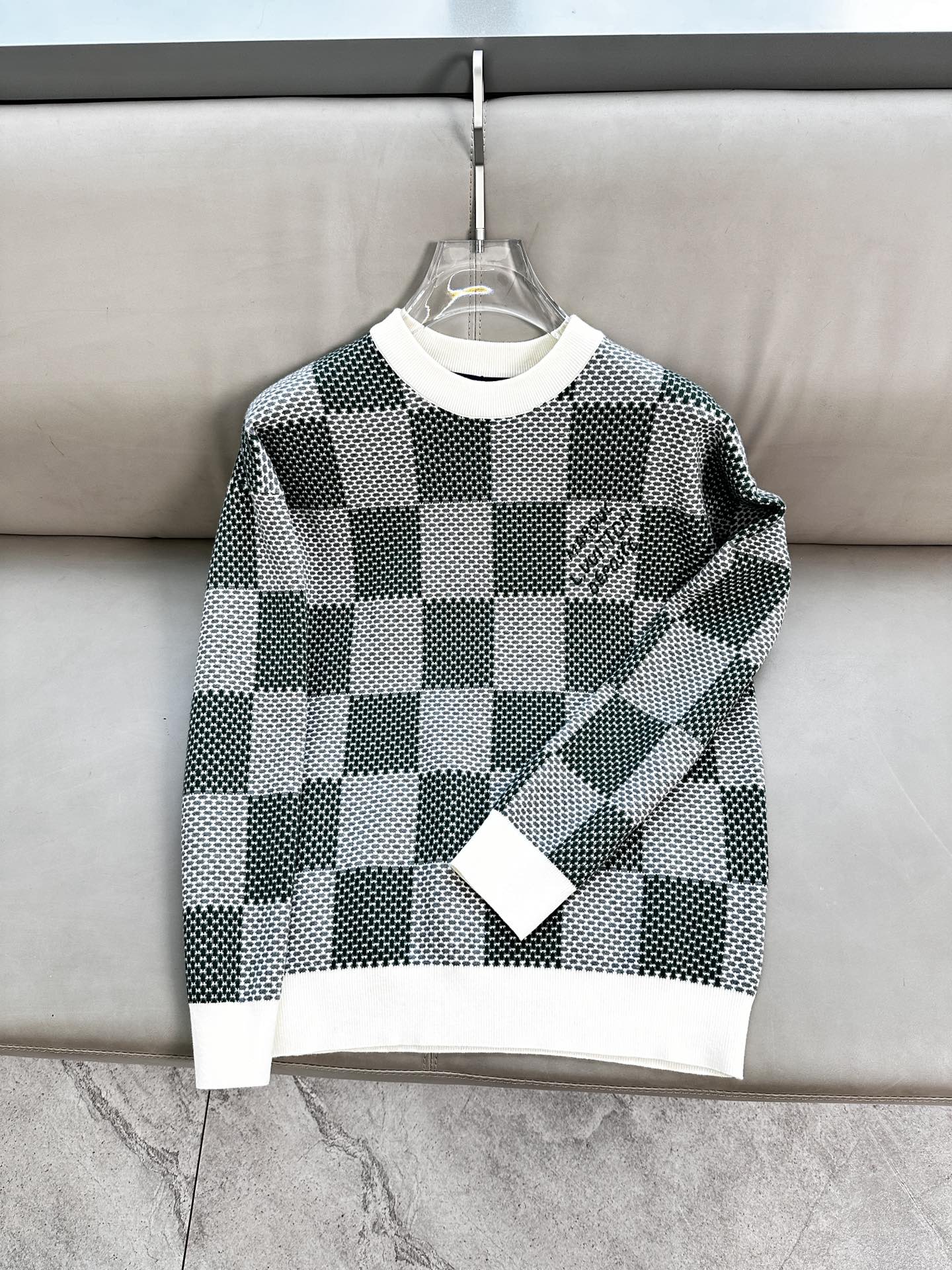 路易威登LV毛衣 2025秋冬最新系列，专柜1:1顶级复刻，顶级版本！加厚款，潮人必备单品！懂货的老铁赶