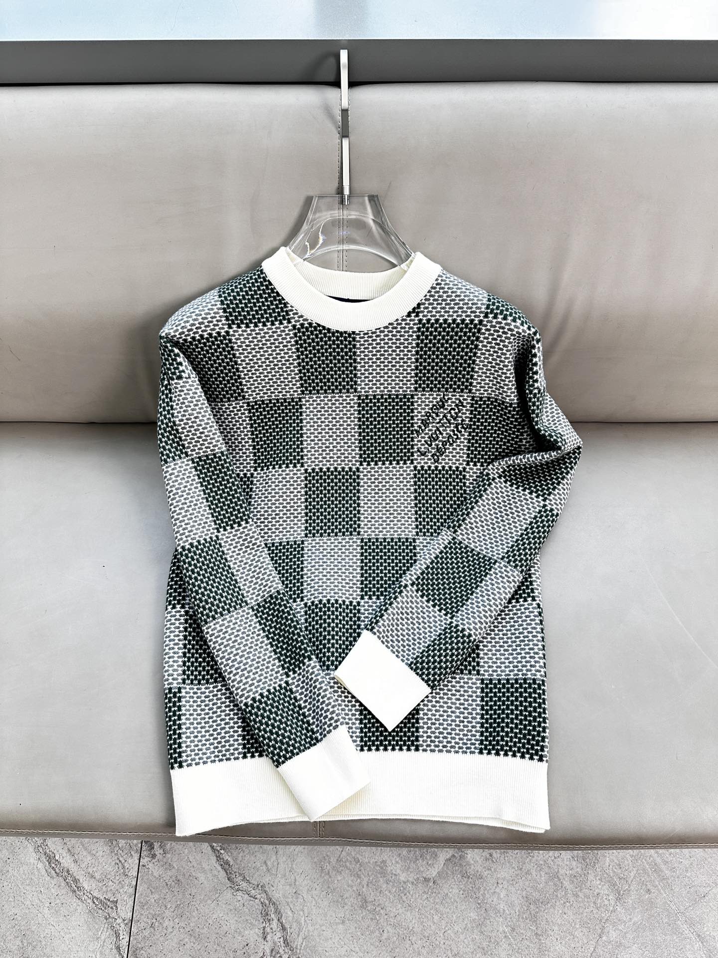 路易威登LV毛衣 2025秋冬最新系列，专柜1:1顶级复刻，顶级版本！加厚款，潮人必备单品！懂货的老铁赶