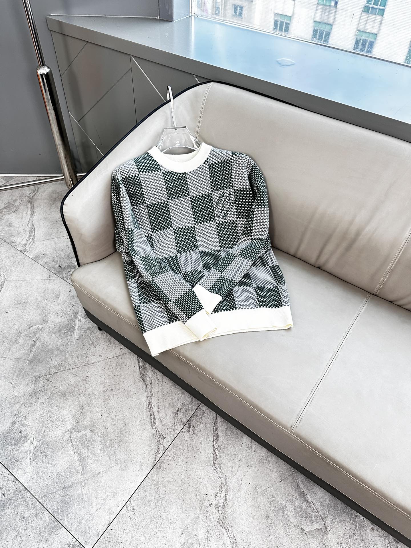 路易威登LV毛衣 2025秋冬最新系列，专柜1:1顶级复刻，顶级版本！加厚款，潮人必备单品！懂货的老铁赶