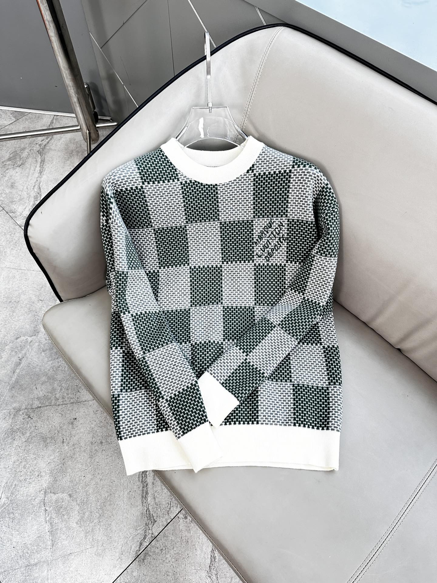 路易威登LV毛衣 2025秋冬最新系列，专柜1:1顶级复刻，顶级版本！加厚款，潮人必备单品！懂货的老铁赶