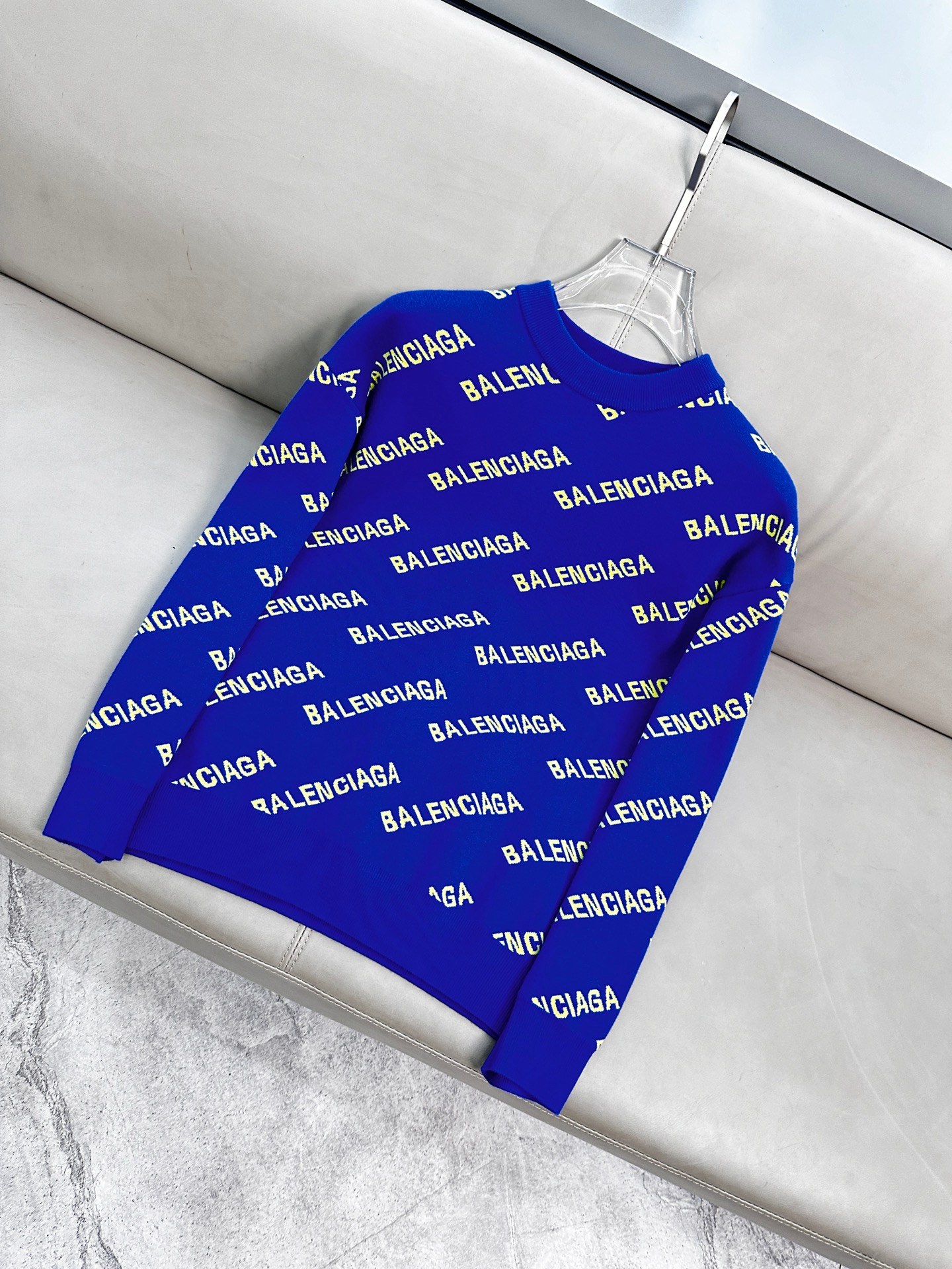 巴黎世家毛衣 2025秋冬最新系列，专柜1:1顶级复刻，顶级版本！加厚款，潮人必备单品！懂货的老铁赶紧下