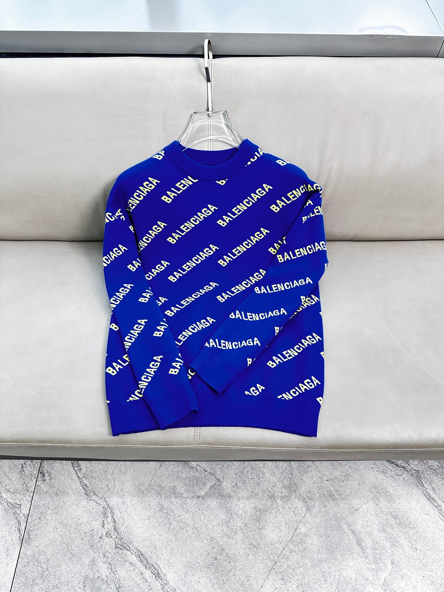 巴黎世家毛衣 2025秋冬最新系列，专柜1:1顶级复刻，顶级版本！加厚款，潮人必备单品！懂货的老铁赶紧下