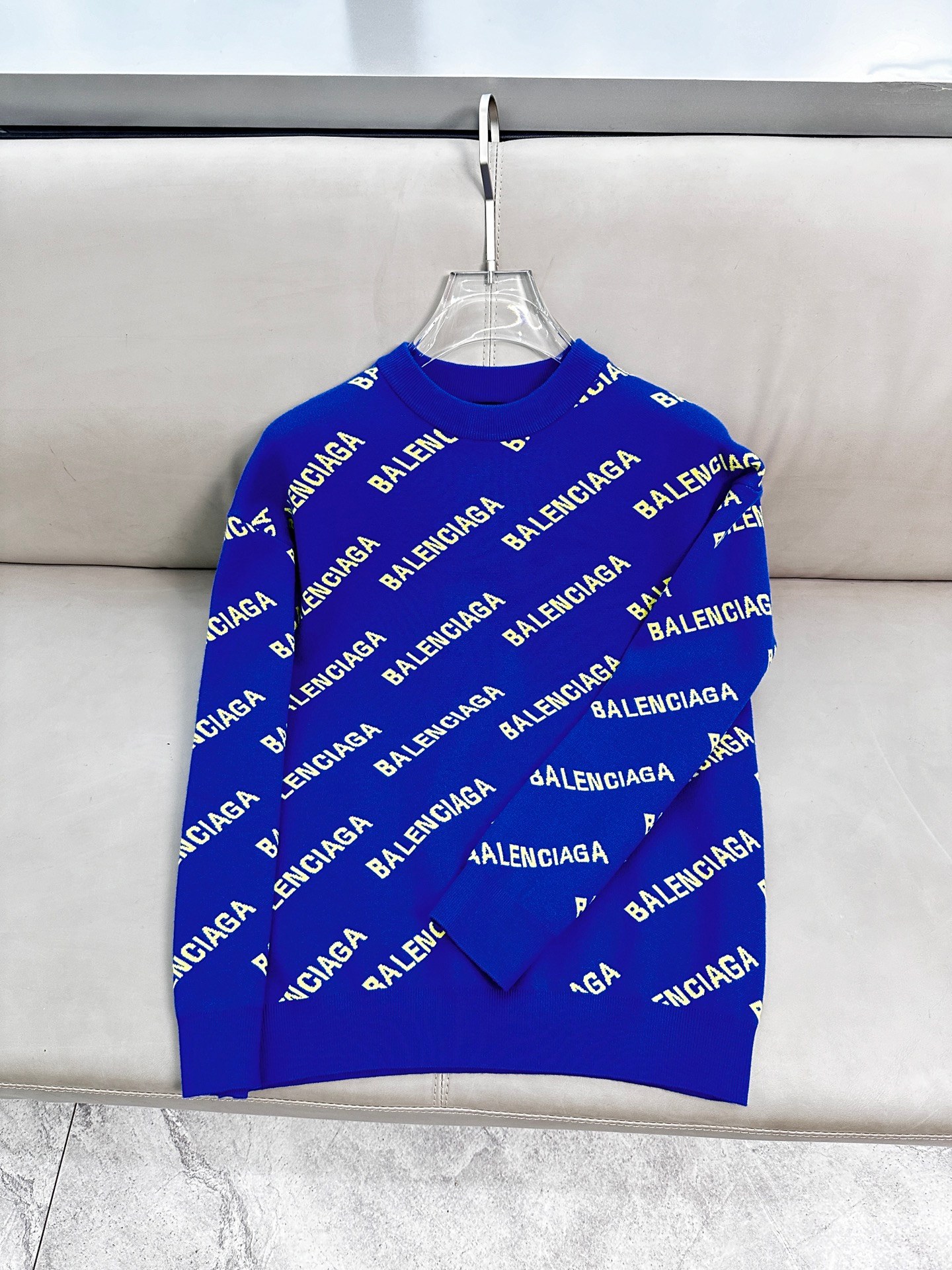 巴黎世家毛衣 2025秋冬最新系列，专柜1:1顶级复刻，顶级版本！加厚款，潮人必备单品！懂货的老铁赶紧下