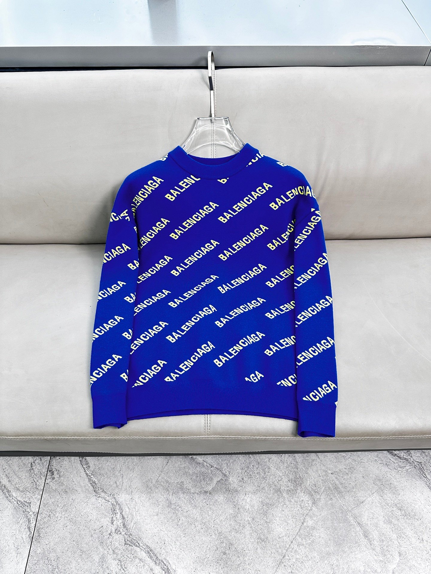 巴黎世家毛衣 2025秋冬最新系列，专柜1:1顶级复刻，顶级版本！加厚款，潮人必备单品！懂货的老铁赶紧下