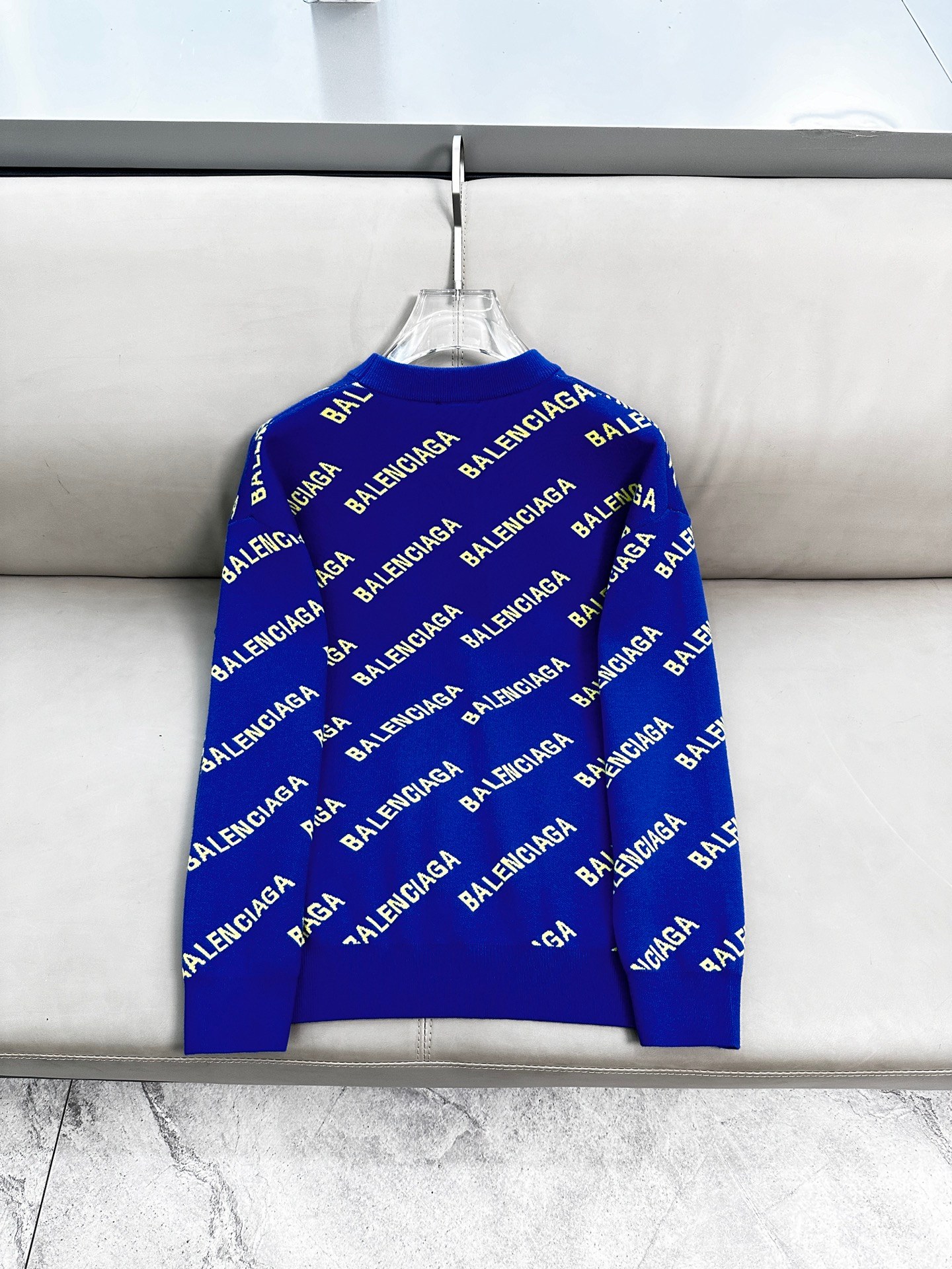 巴黎世家毛衣 2025秋冬最新系列，专柜1:1顶级复刻，顶级版本！加厚款，潮人必备单品！懂货的老铁赶紧下