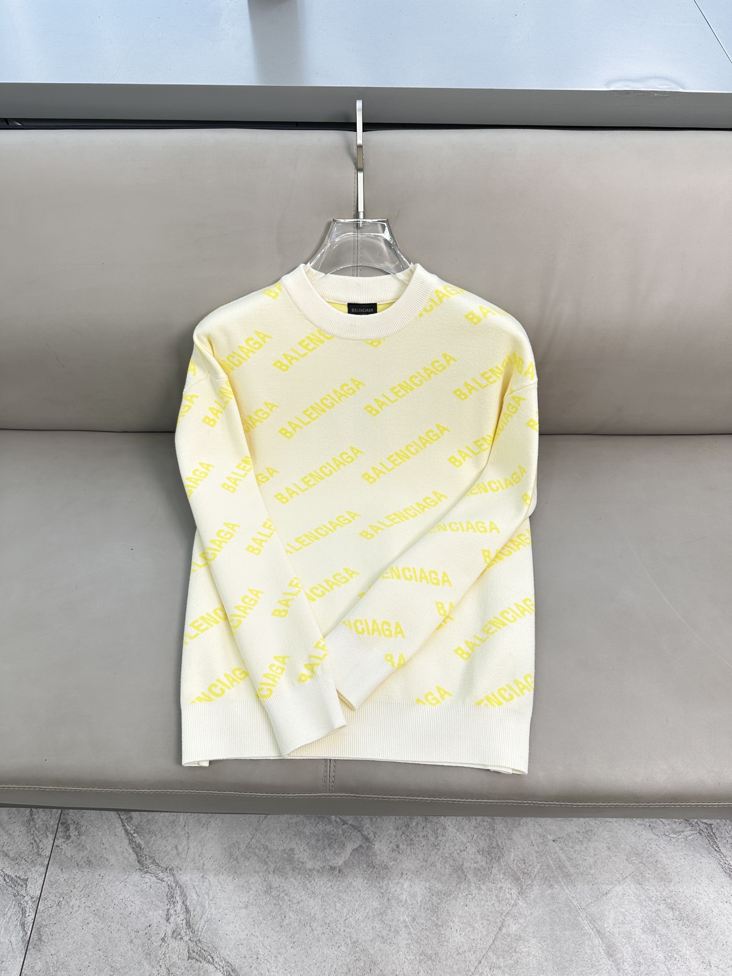 巴黎世家毛衣 2025秋冬最新系列，专柜1:1顶级复刻，顶级版本！加厚款，潮人必备单品！懂货的老铁赶紧下