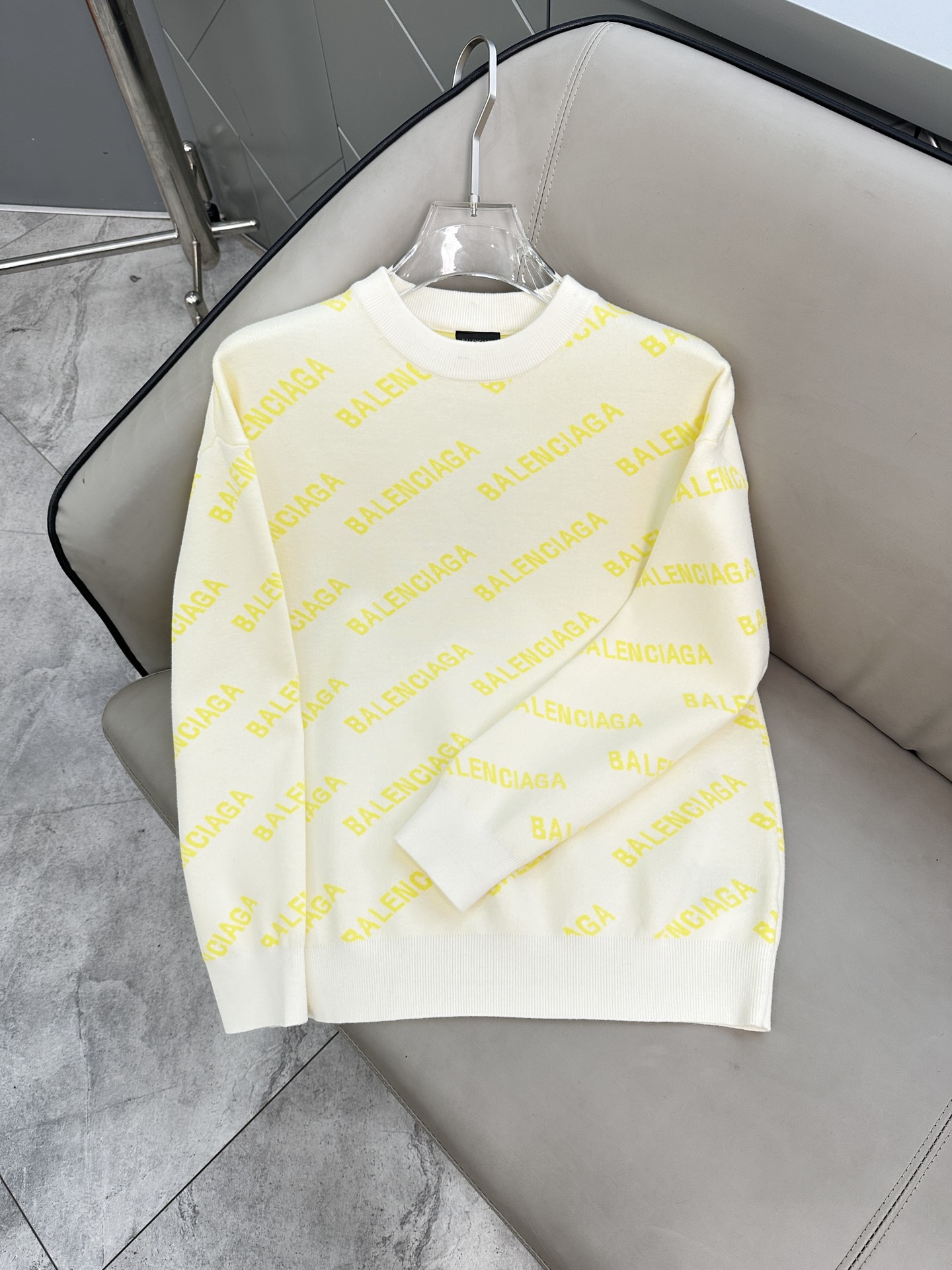 巴黎世家毛衣 2025秋冬最新系列，专柜1:1顶级复刻，顶级版本！加厚款，潮人必备单品！懂货的老铁赶紧下