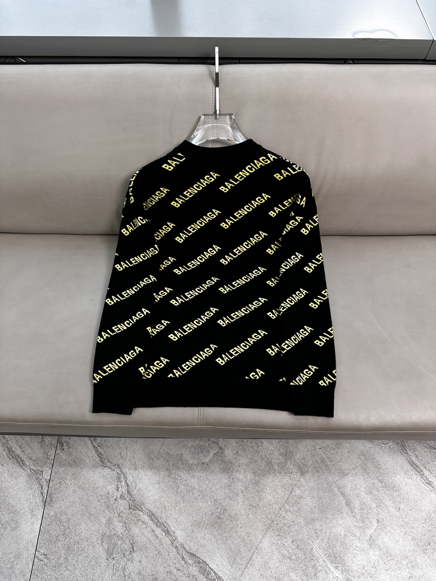 巴黎世家毛衣 2025秋冬最新系列，专柜1:1顶级复刻，顶级版本！加厚款，潮人必备单品！懂货的老铁赶紧下