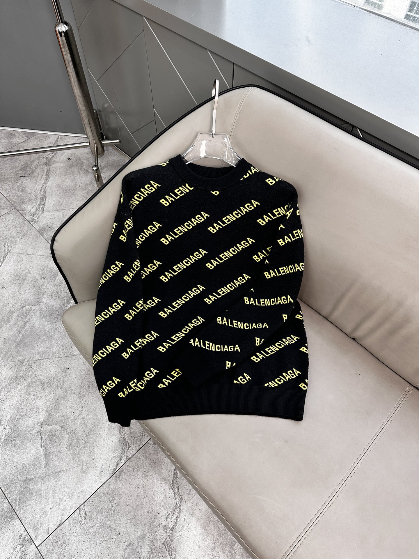 巴黎世家毛衣 2025秋冬最新系列，专柜1:1顶级复刻，顶级版本！加厚款，潮人必备单品！懂货的老铁赶紧下