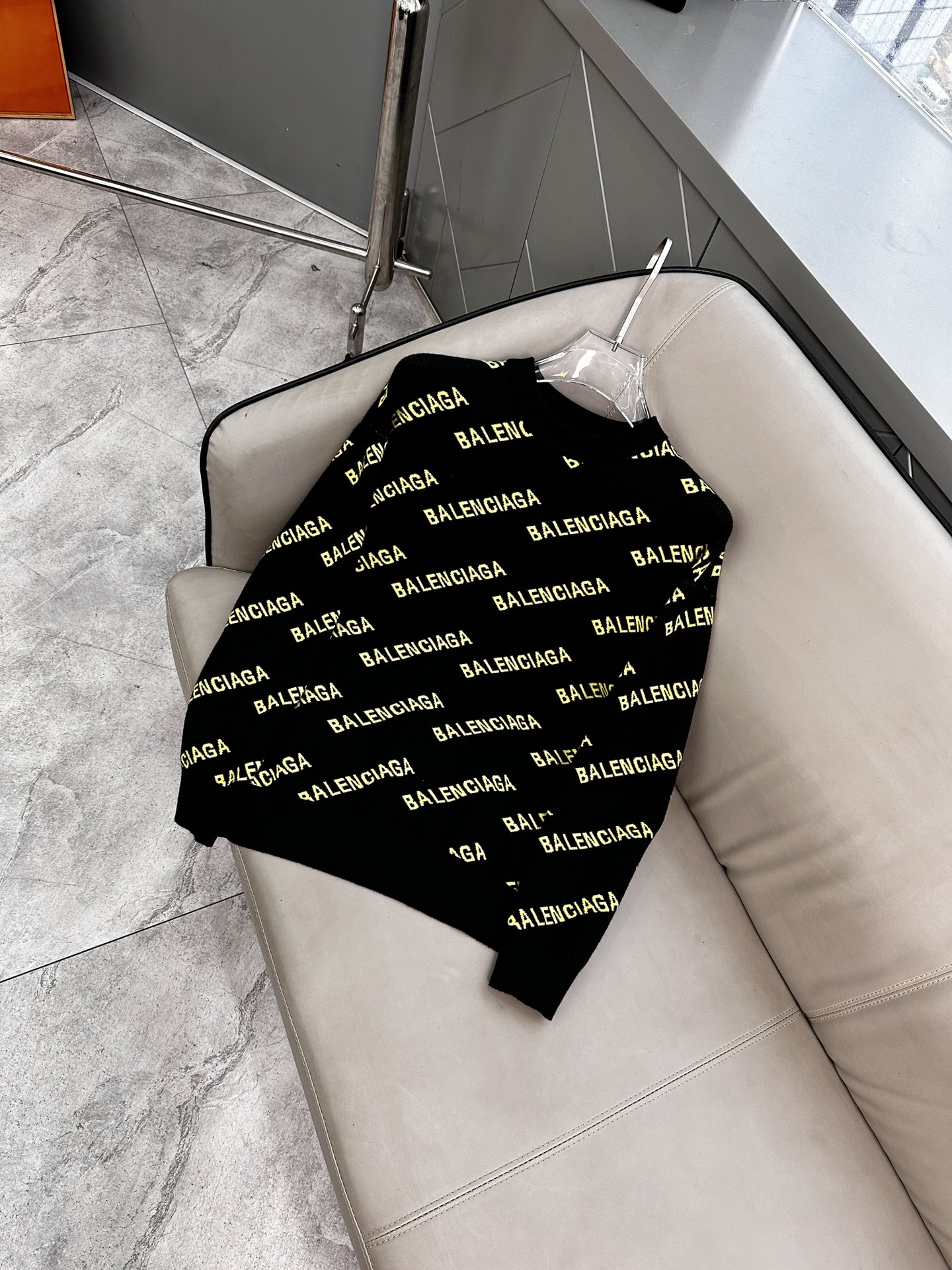 巴黎世家毛衣 2025秋冬最新系列，专柜1:1顶级复刻，顶级版本！加厚款，潮人必备单品！懂货的老铁赶紧下