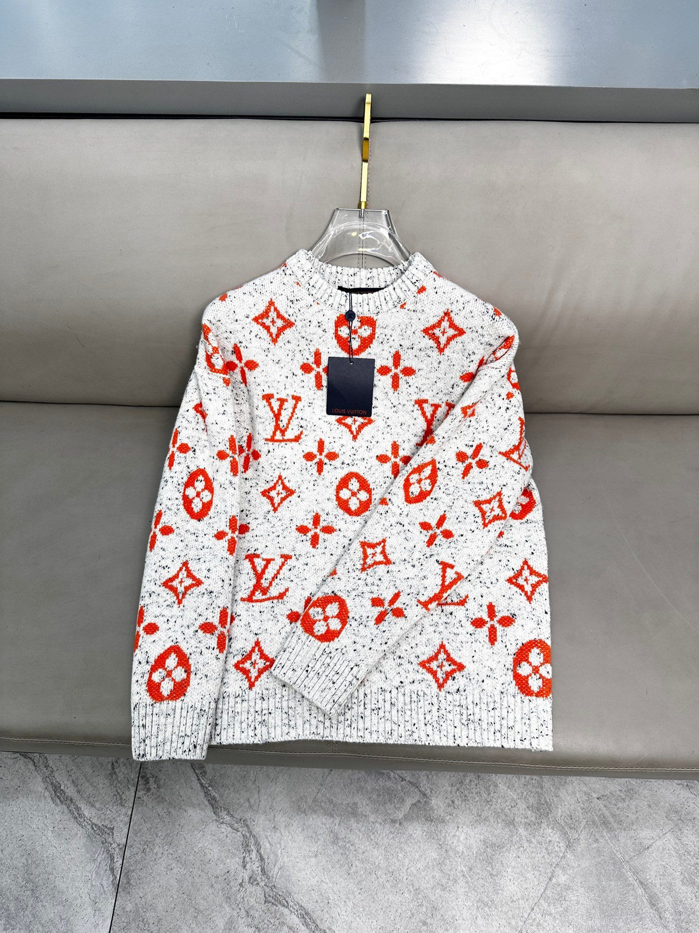 LV 毛衣 2025秋冬最新系列，专柜1:1顶级复刻，顶级版本！加厚款，潮人必备单品！懂货的老铁赶紧下手