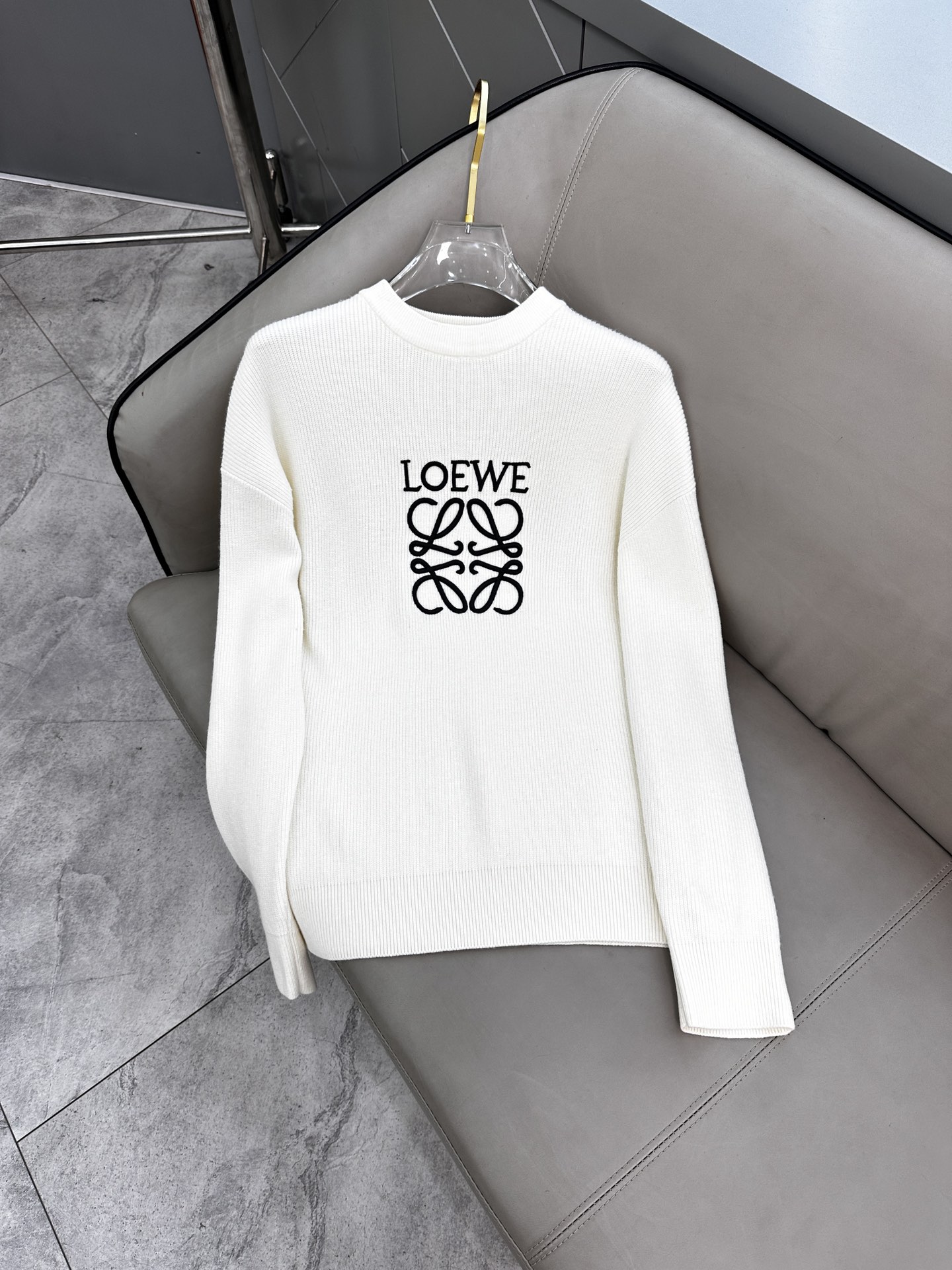 罗意威 毛衣 2025秋冬最新系列，专柜1:1顶级复刻，顶级版本！加厚款，潮人必备单品！懂货的老铁赶紧下