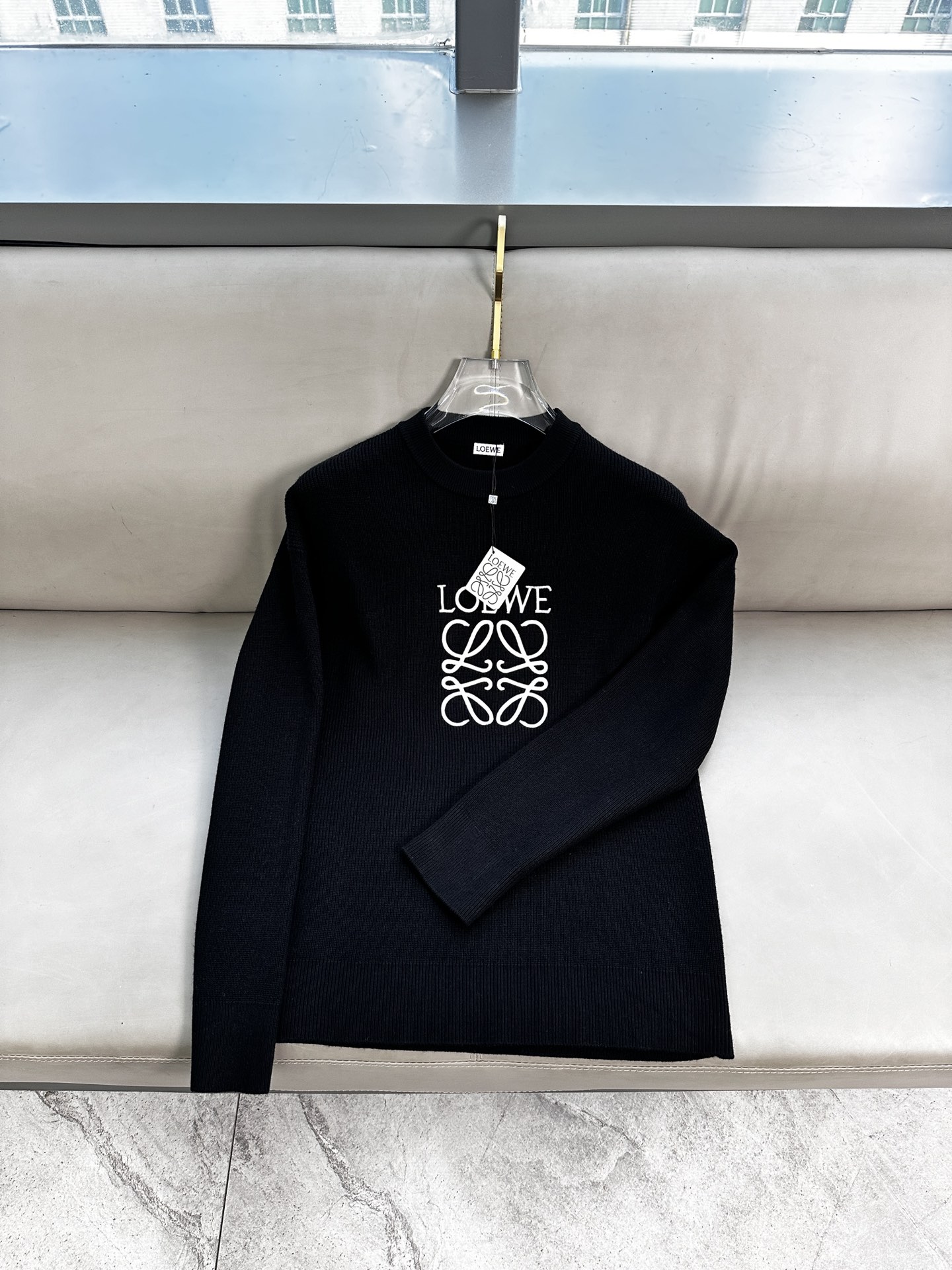 罗意威 毛衣 2025秋冬最新系列，专柜1:1顶级复刻，顶级版本！加厚款，潮人必备单品！懂货的老铁赶紧下