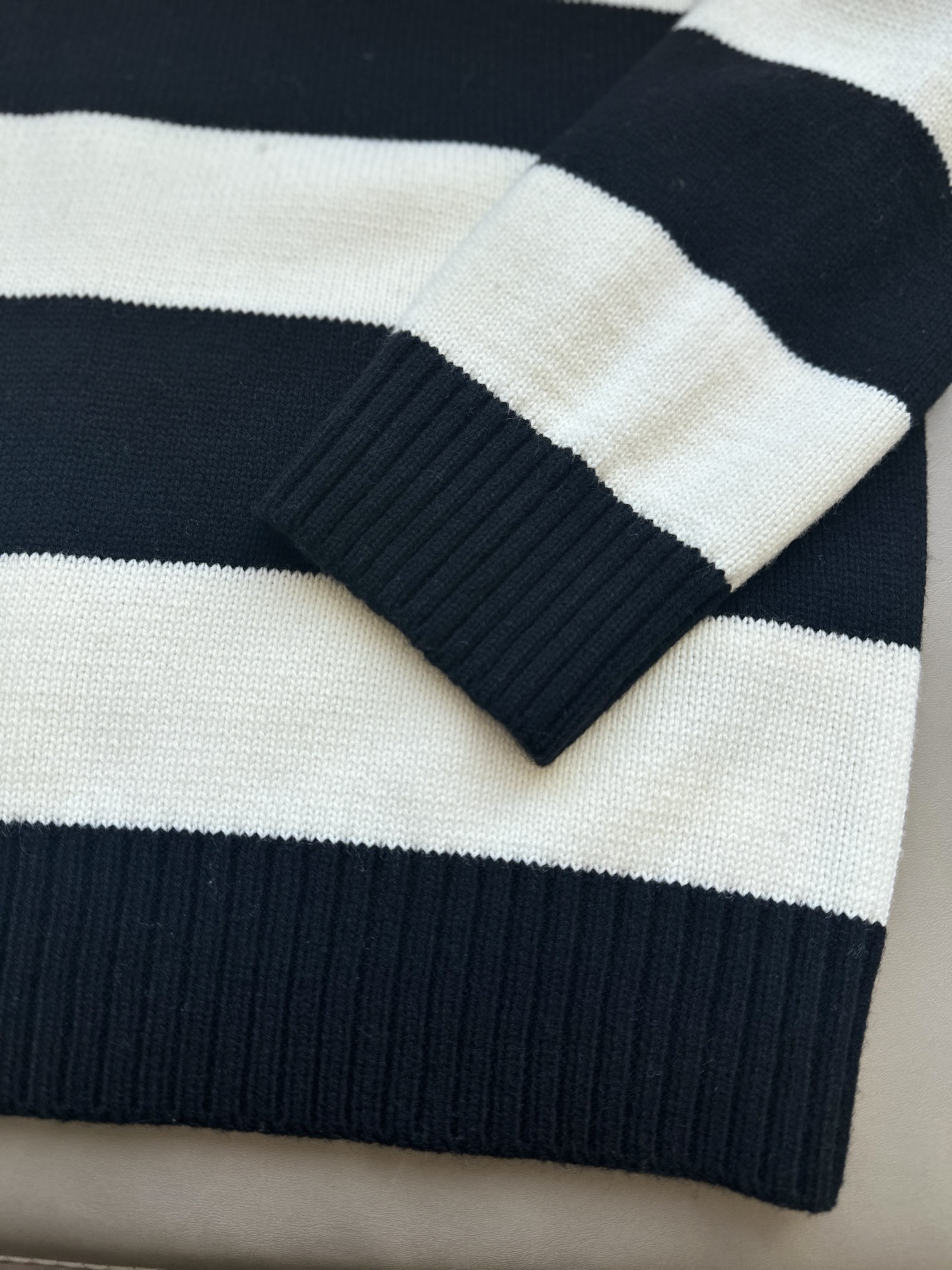 古驰 GUCCI 毛衣 2025秋冬最新系列，专柜1:1顶级复刻，顶级版本！加厚款，潮人必备单品！懂货的