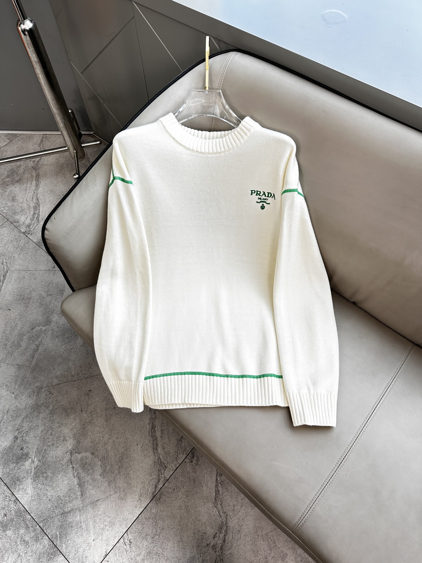 普拉达 Prada 毛衣 2025秋冬最新系列，专柜1:1顶级复刻，顶级版本！加厚款，潮人必备单品！懂货