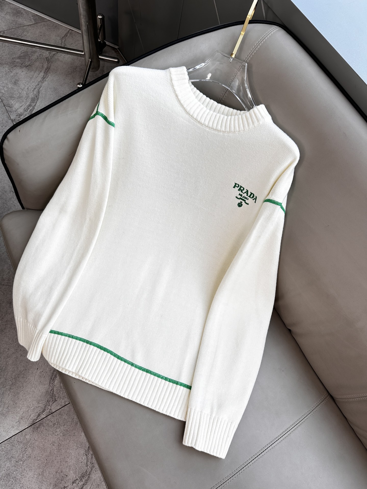 普拉达 Prada 毛衣 2025秋冬最新系列，专柜1:1顶级复刻，顶级版本！加厚款，潮人必备单品！懂货